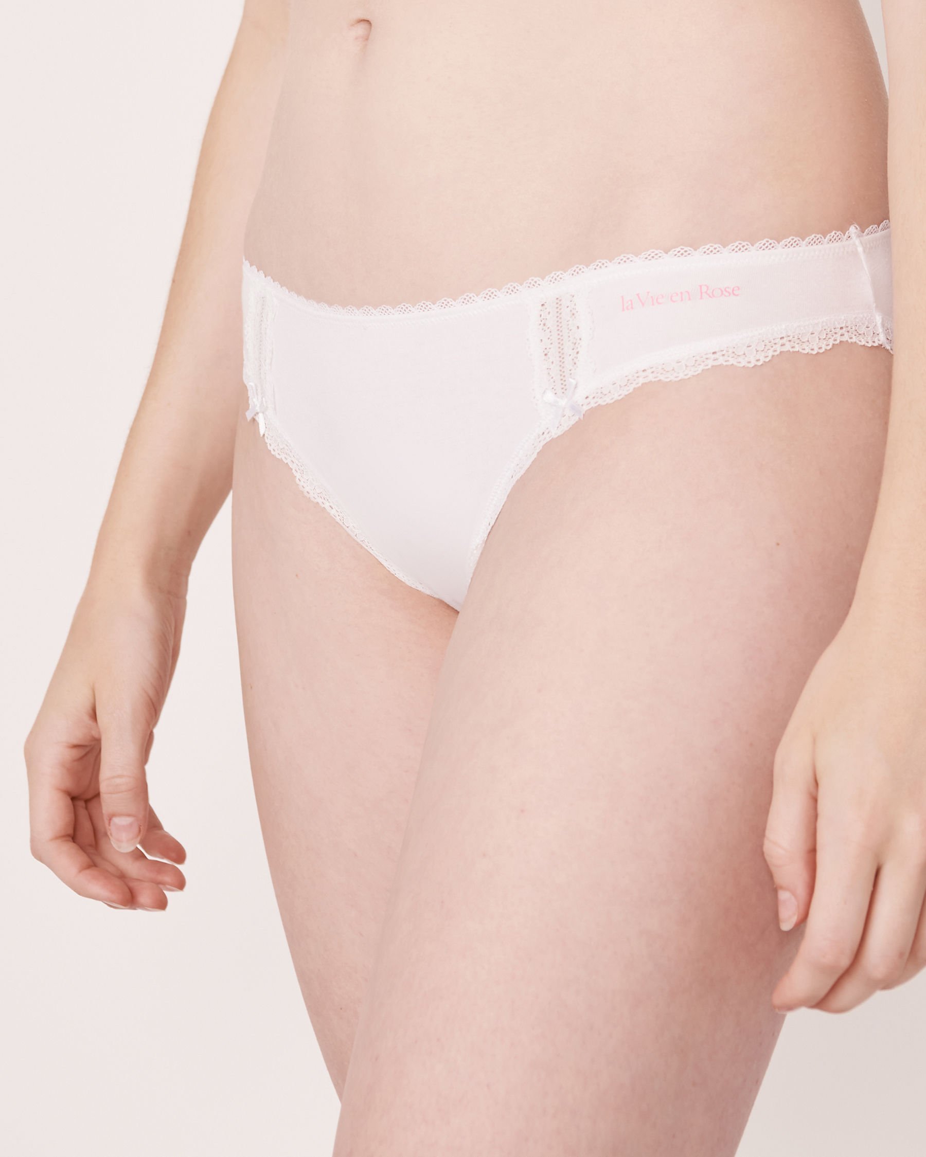 LA VIE EN ROSE Cotton and Lace Detail Bikini Panty White 891-212-0-00 - View1