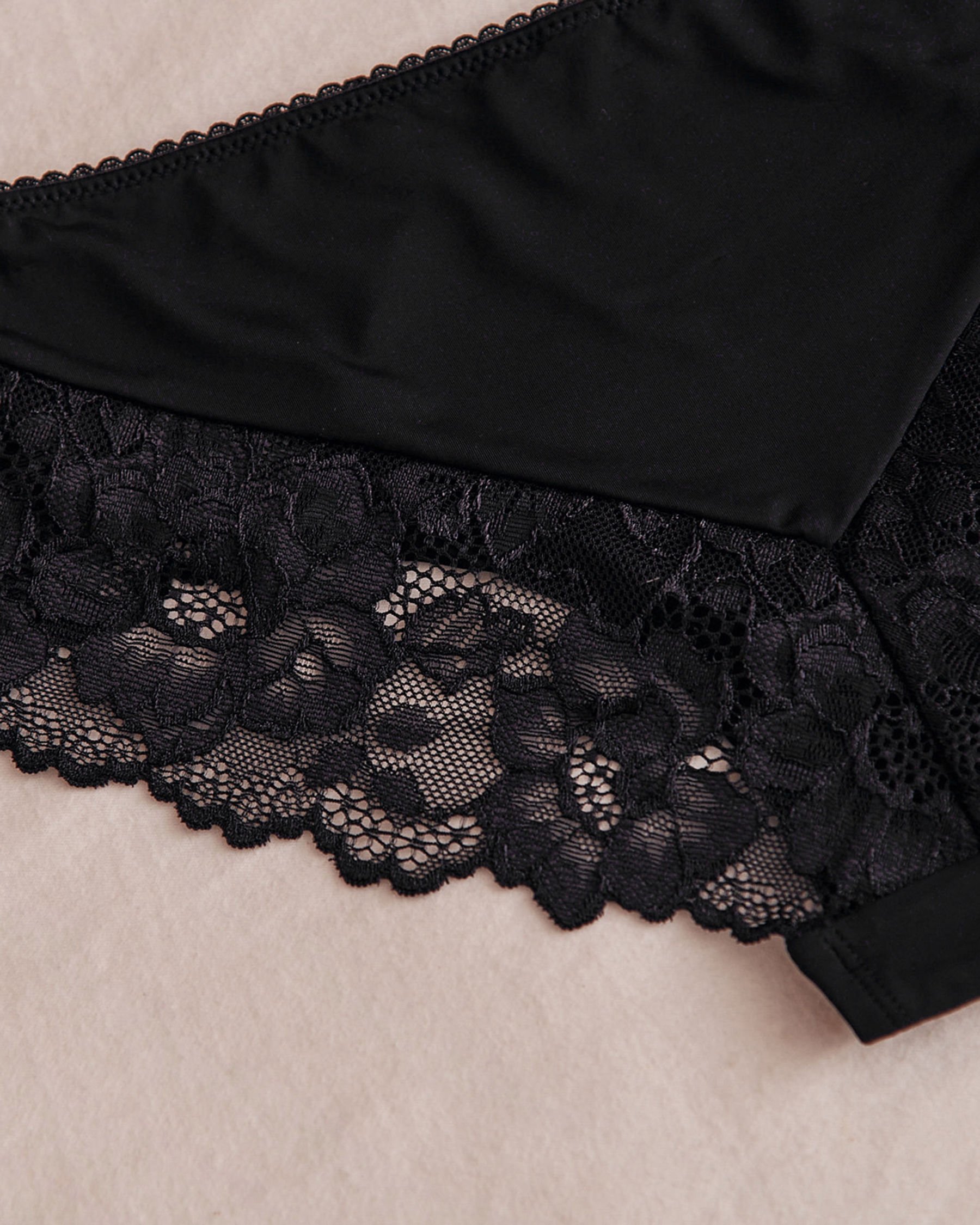LA VIE EN ROSE Microfiber and Lace Bikini Panty Black 745-222-0-00 - View4