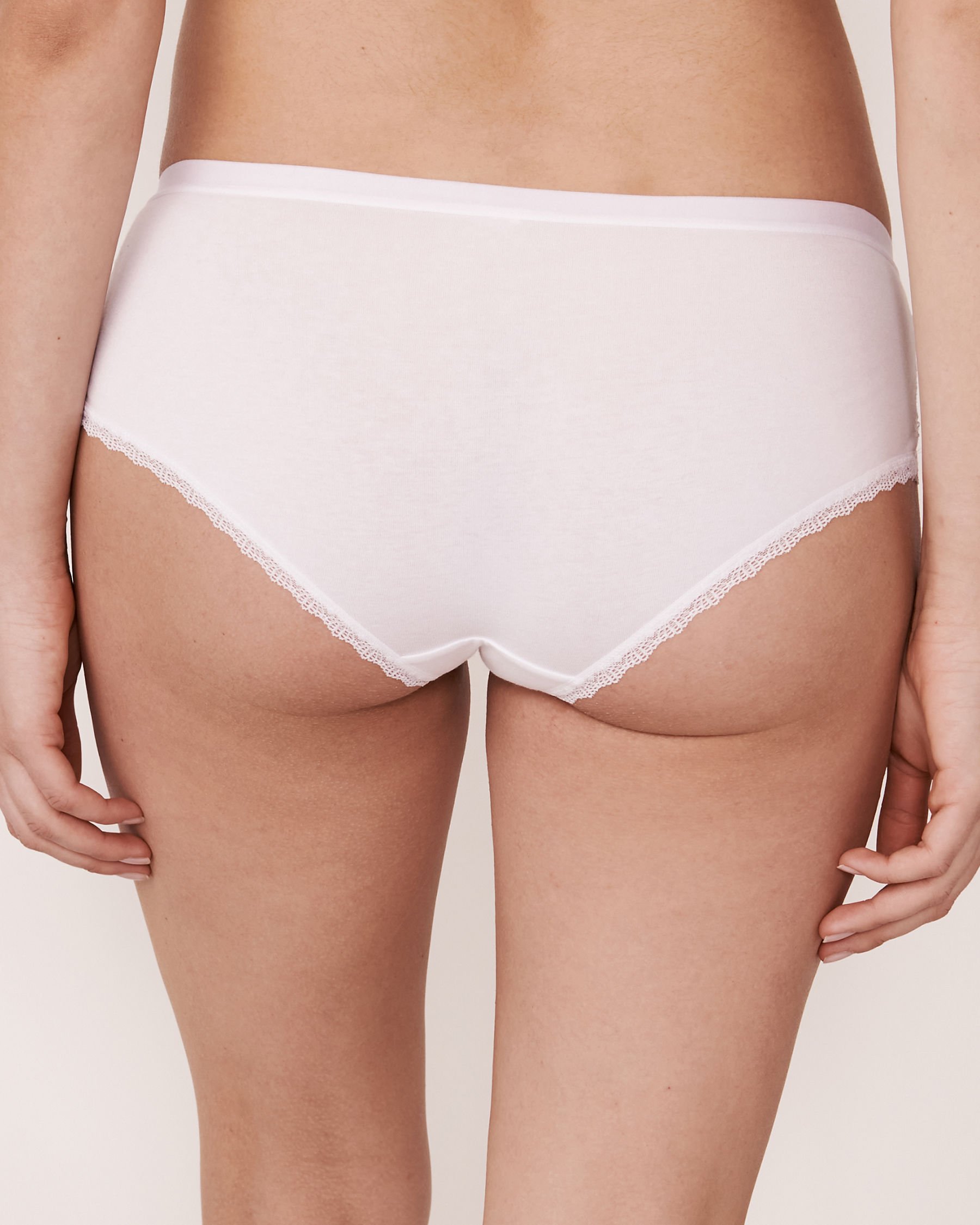 LA VIE EN ROSE Cotton and Scalloped Trim Hiphugger Panty White 530-213-0-00 - View2