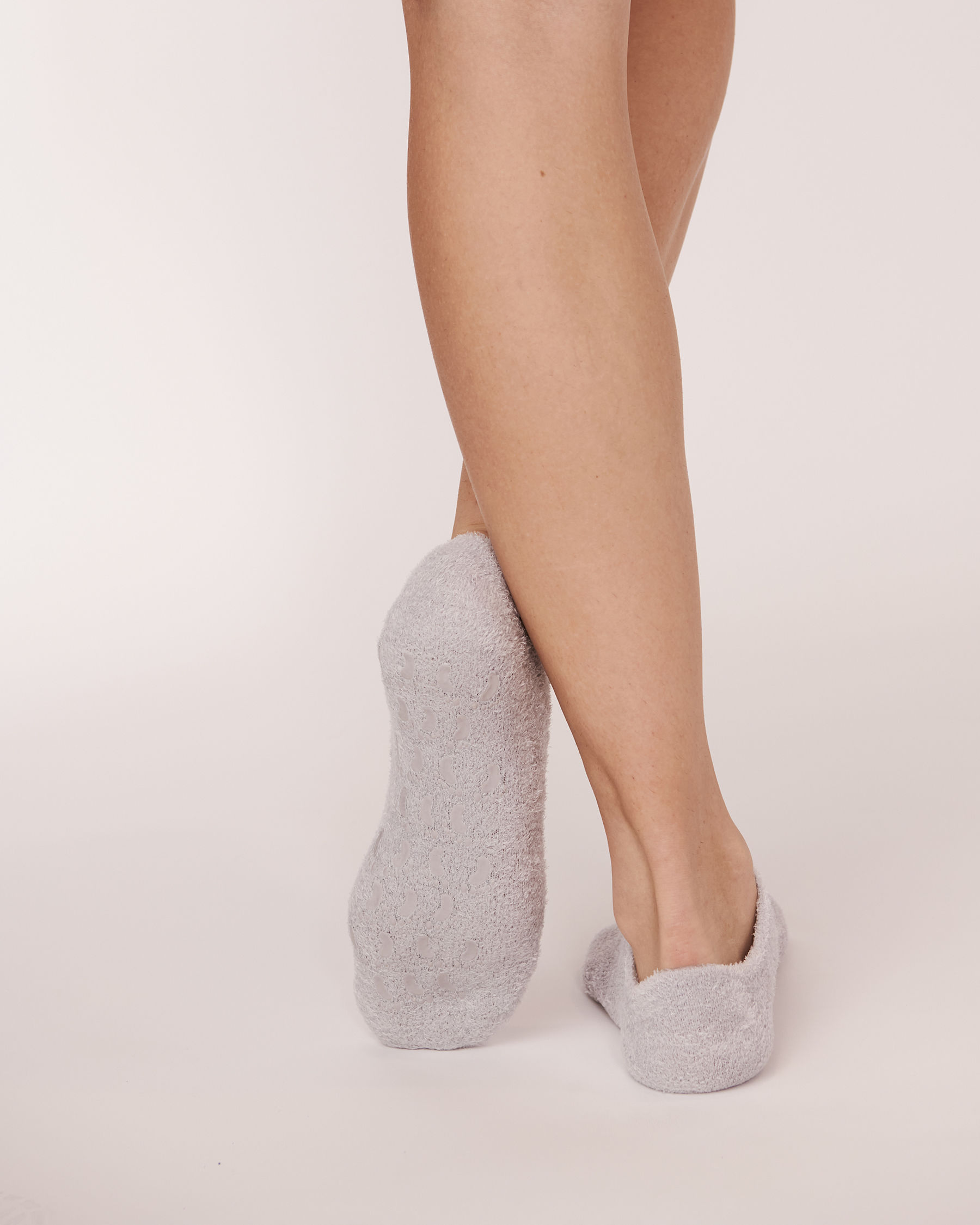 LA VIE EN ROSE Lavender Moisturizing Gel Socks Grey 431-514-1-00 - View2