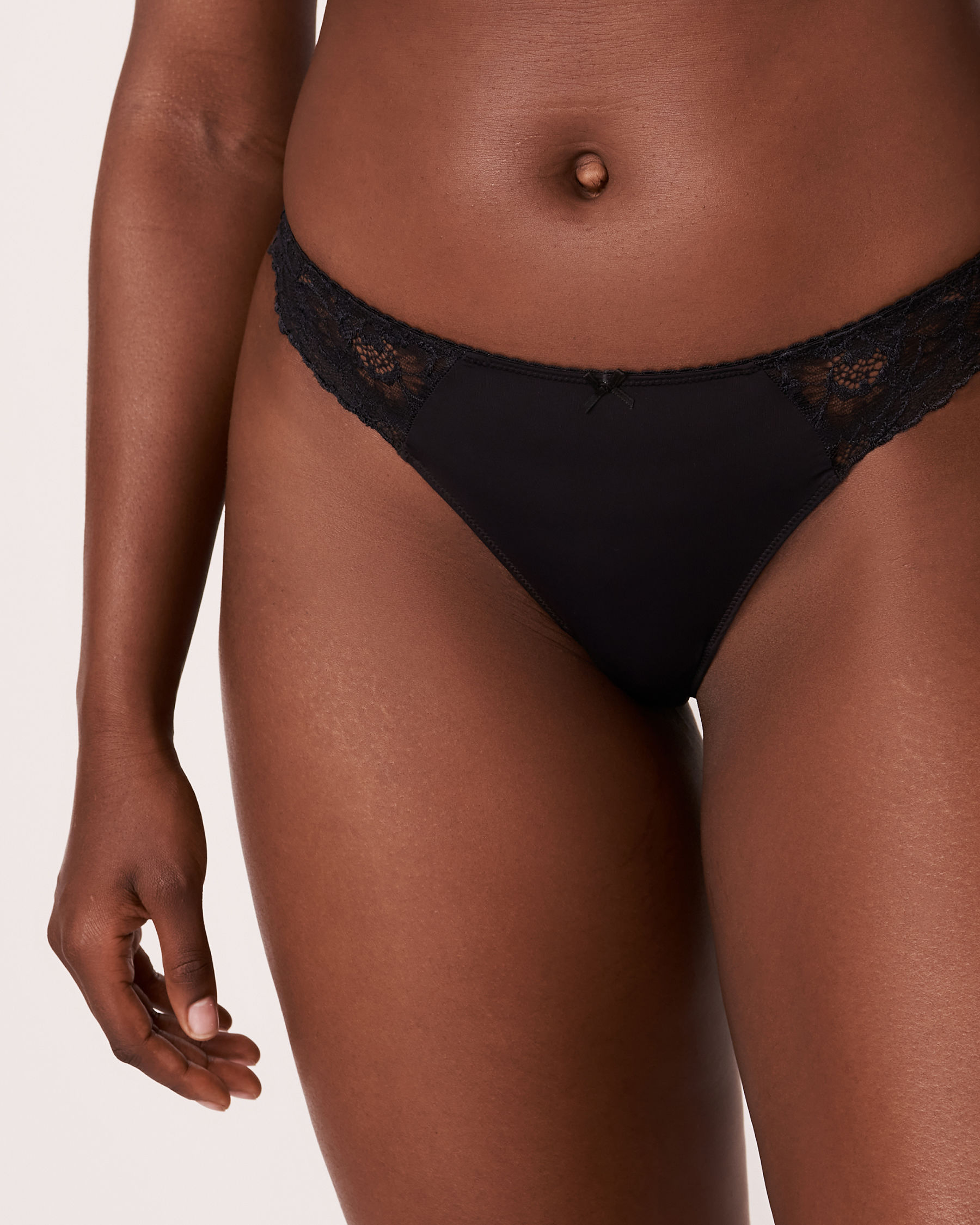 LA VIE EN ROSE Culotte tanga microfibre et dentelle Noir 745-221-0-00 - Voir1
