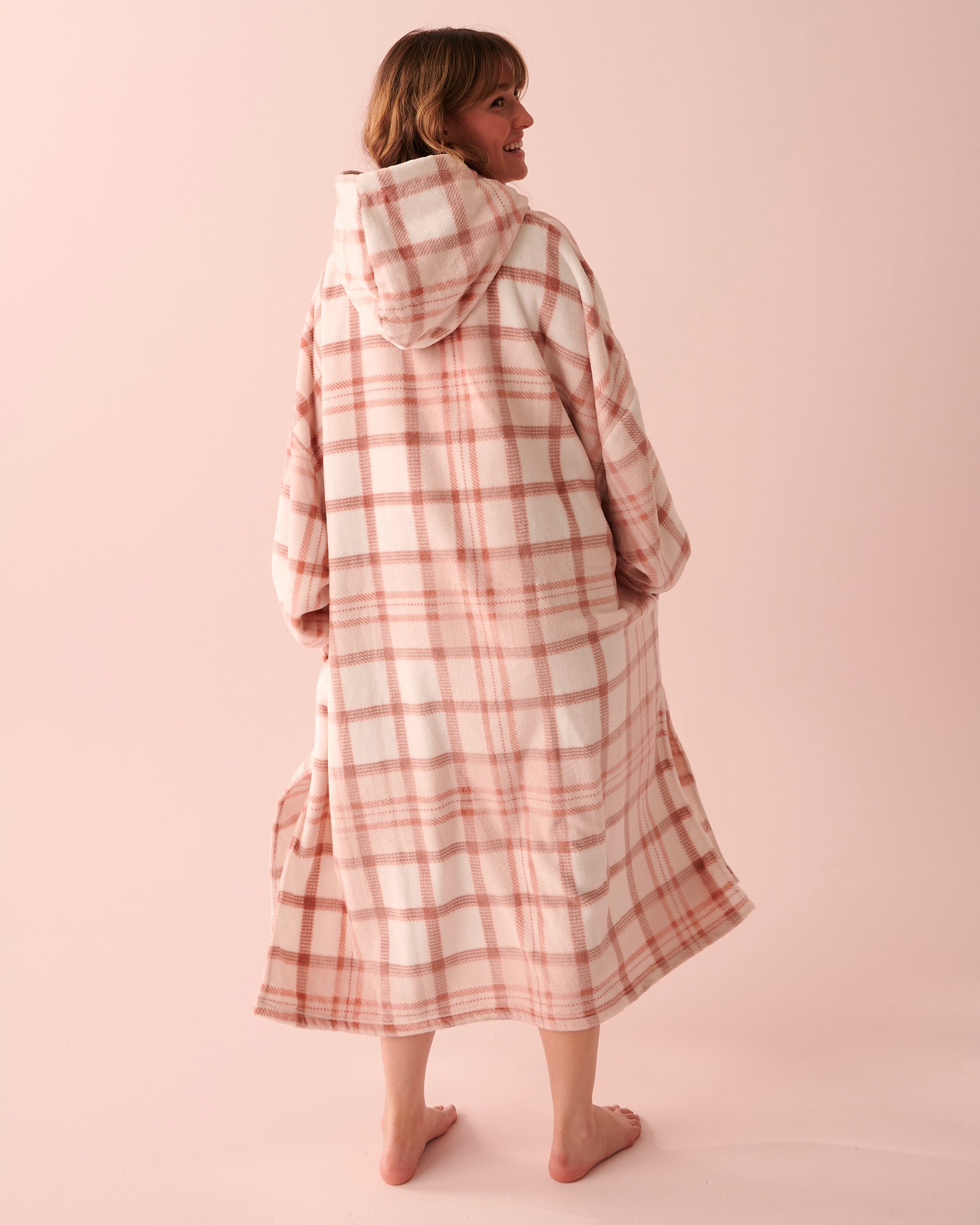 LA VIE EN ROSE Soft Plush Oversized Hoodie Pink peony plaid 40700269 - View2