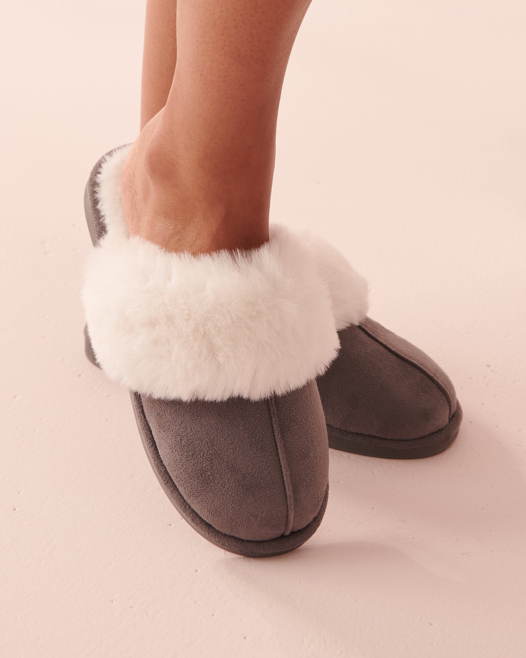 LA VIE EN ROSE Pantoufles mules en mousse mémoire Gris fumé 40700271 - Voir1