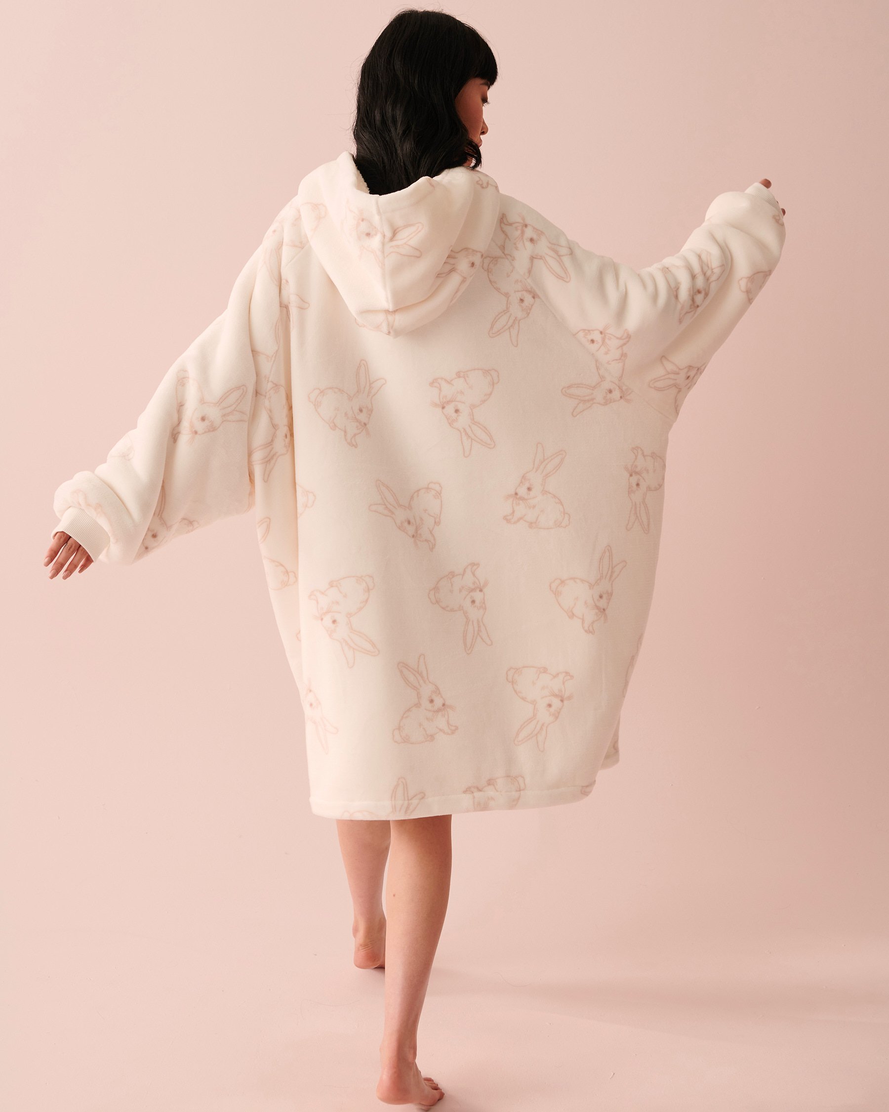 LA VIE EN ROSE Soft Plush Oversized Hoodie Little bunny 40700272 - View3