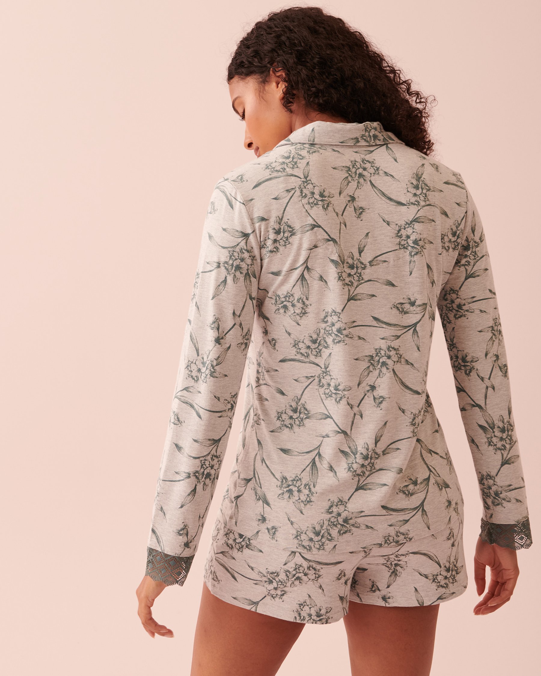 LA VIE EN ROSE Bamboo Lace Detail Button-down Shirt Blue blossoms 40100473 - View2