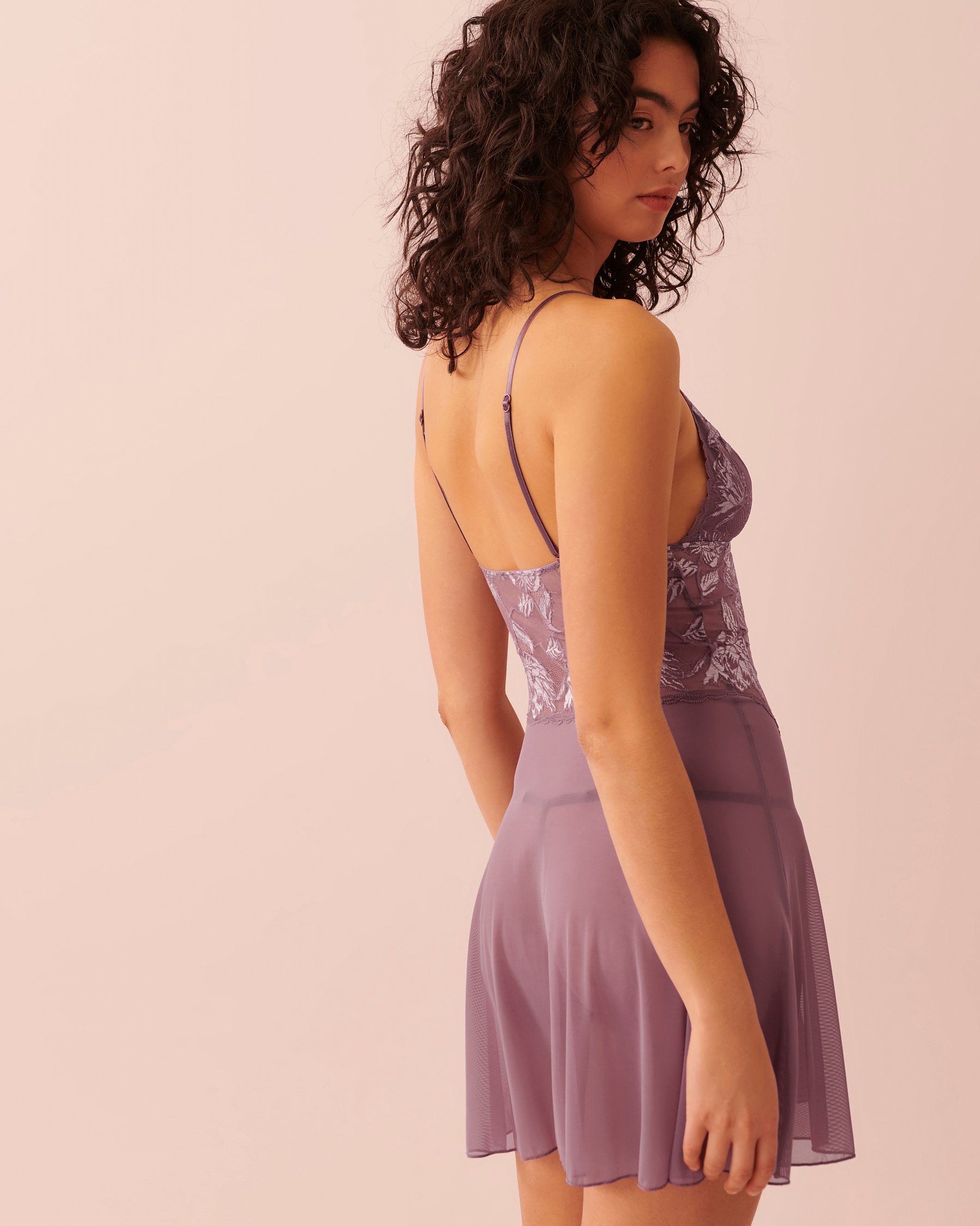 LA VIE EN ROSE Lace and Mesh Plunge Nightie Mauve 60500106 - View2