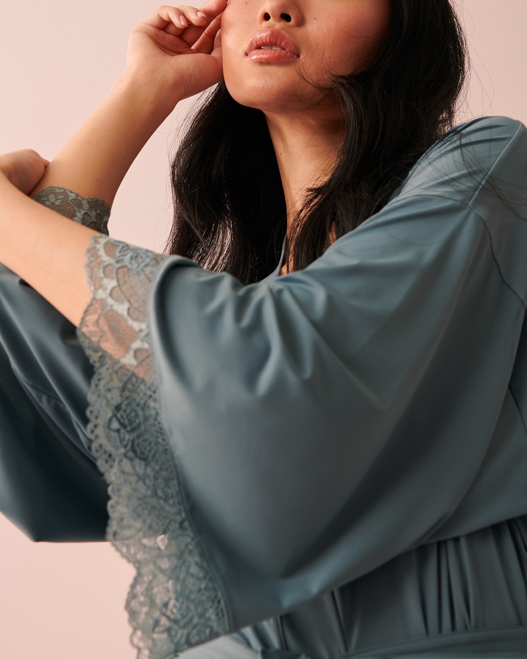 LA VIE EN ROSE Lace Trim Kimono Mist blue 60600055 - View7