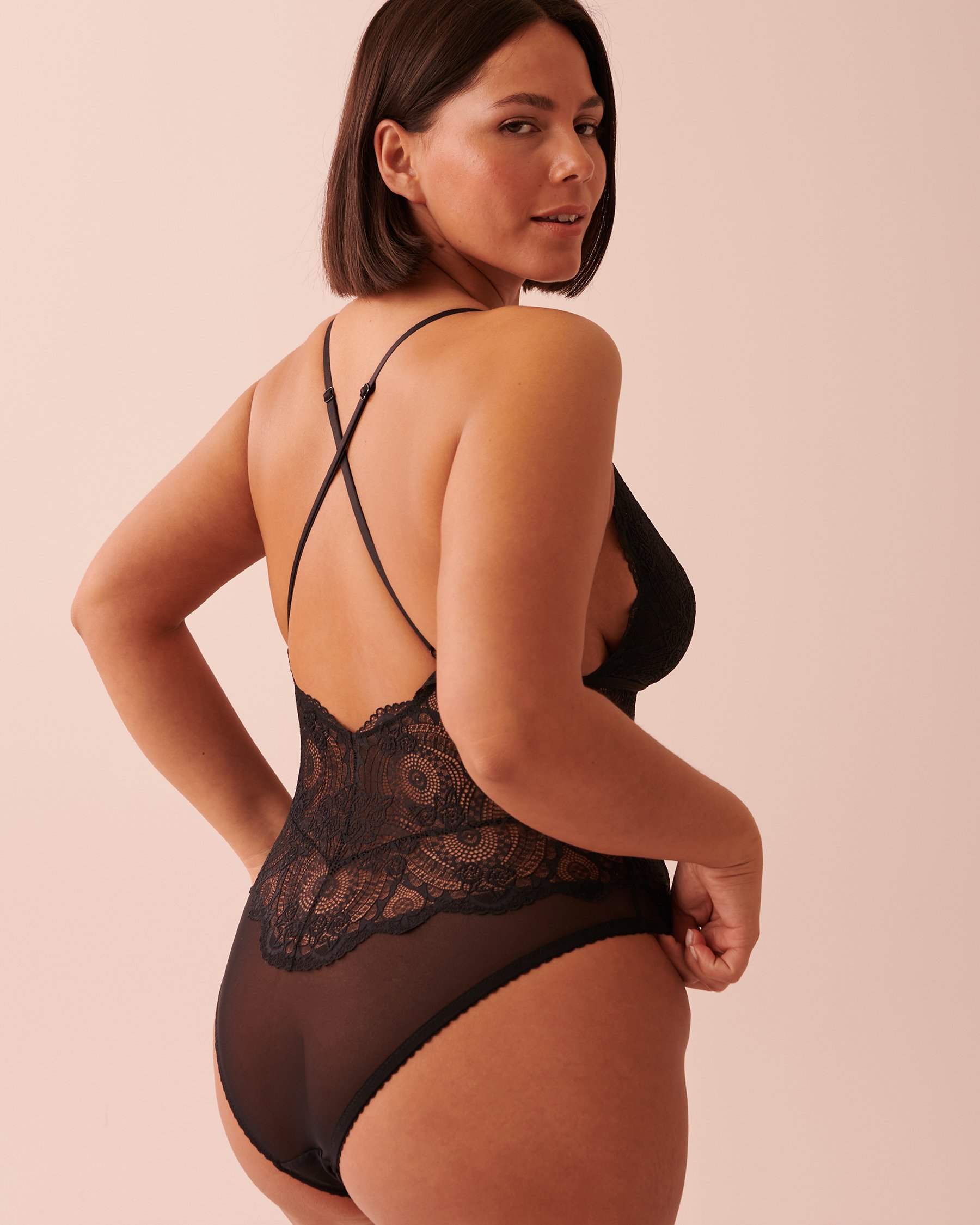 LA VIE EN ROSE Lace and Mesh Cheeky Teddy Black 60300063 - View2