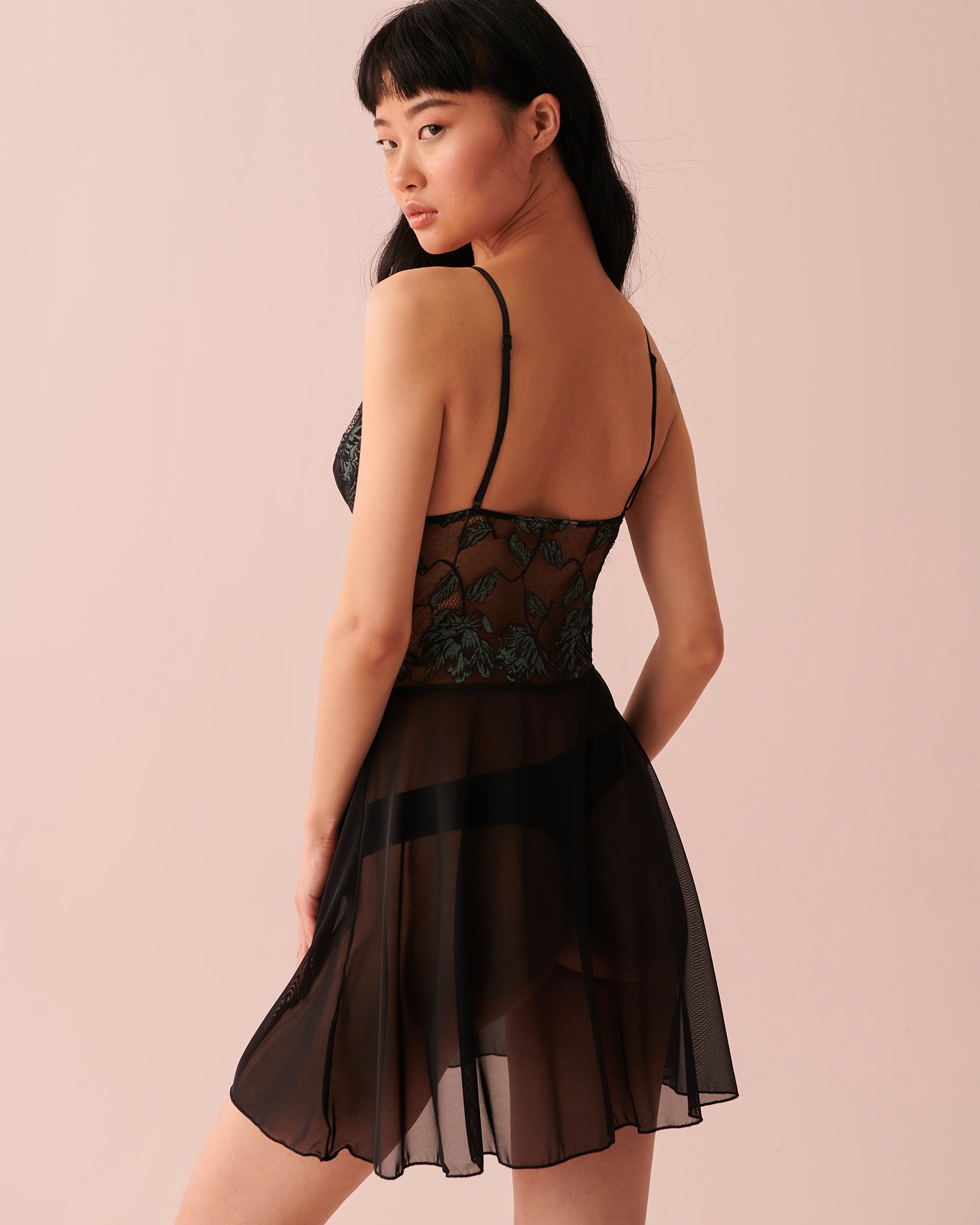 LA VIE EN ROSE Lace and Mesh Plunge Nightie Black 60500106 - View2