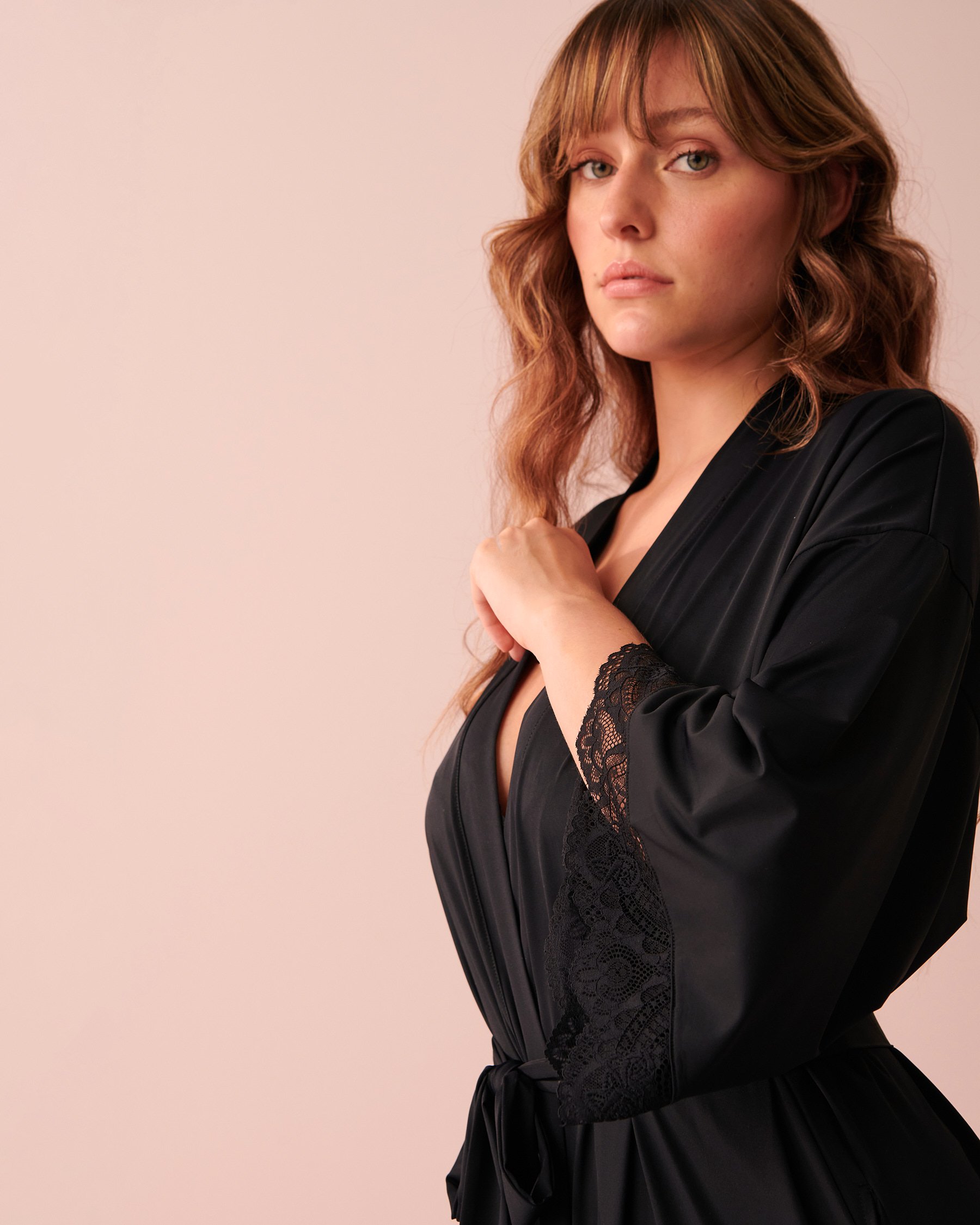 LA VIE EN ROSE Lace Trim Kimono Black 60600055 - View3