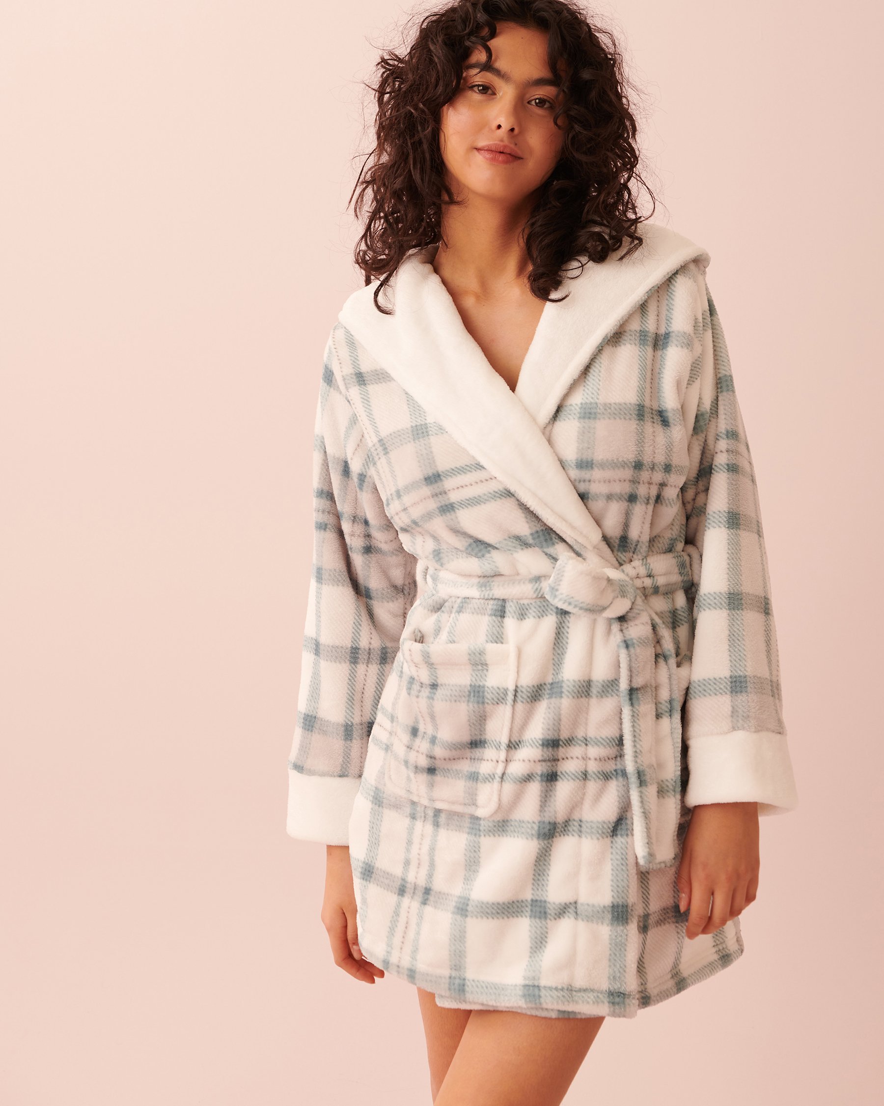 LA VIE EN ROSE Soft Plush Hooded Robe Grey plaid 40600131 - View1