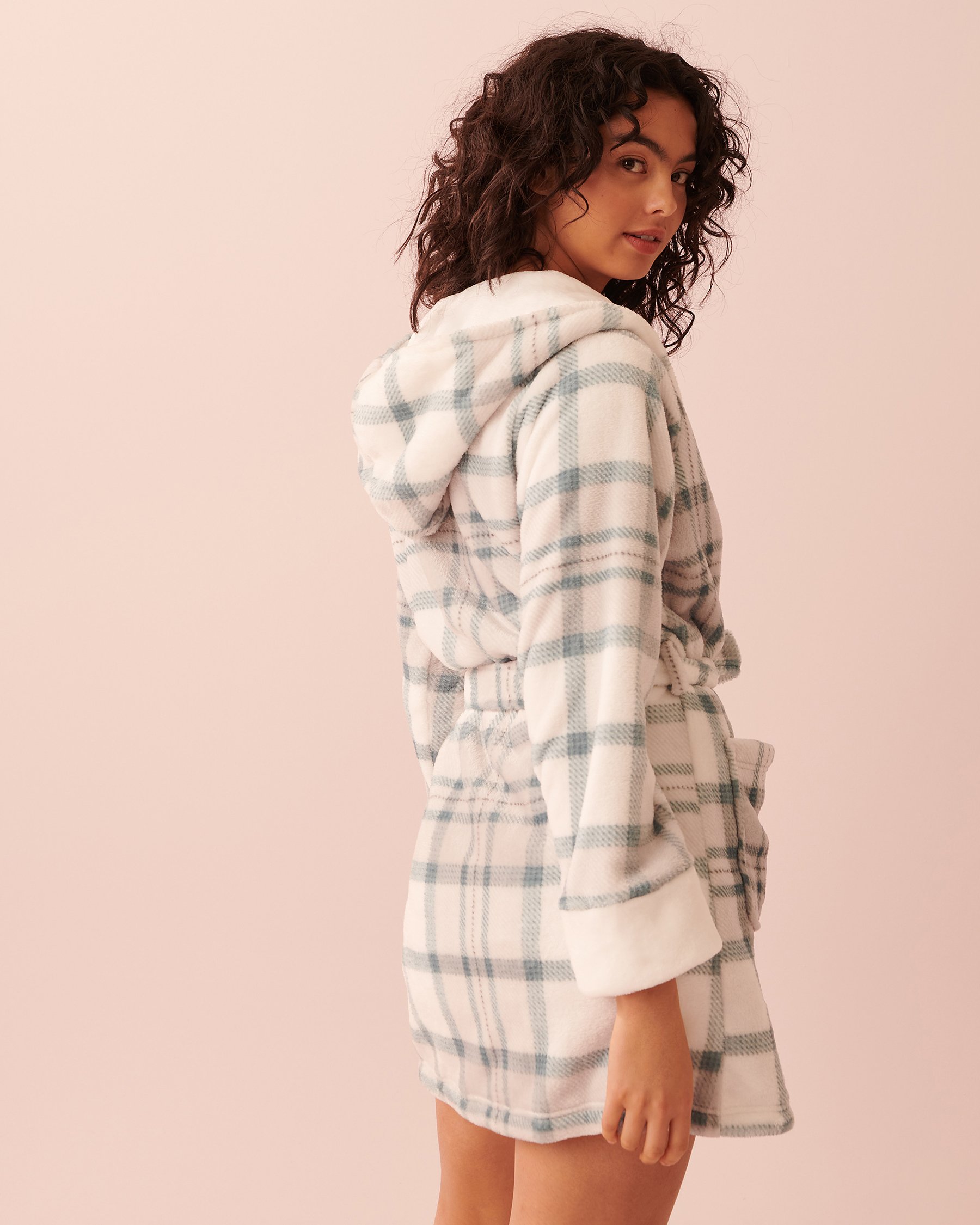 LA VIE EN ROSE Soft Plush Hooded Robe Grey plaid 40600131 - View2