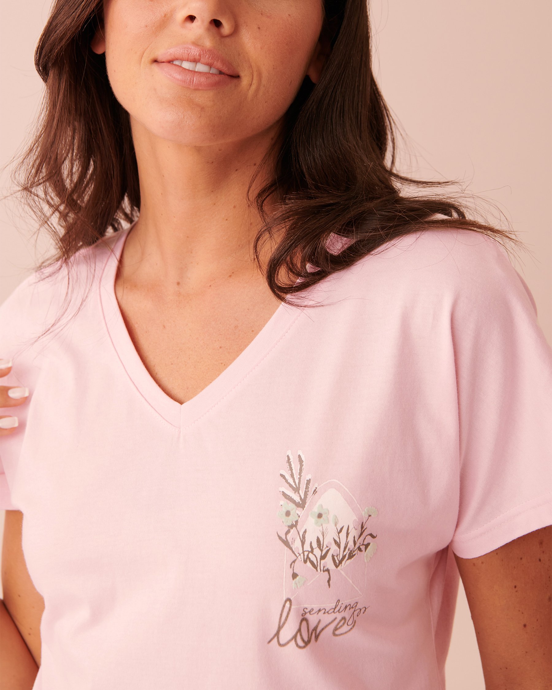 LA VIE EN ROSE Cotton V-neck T-shirt Light pink 40100469 - View3