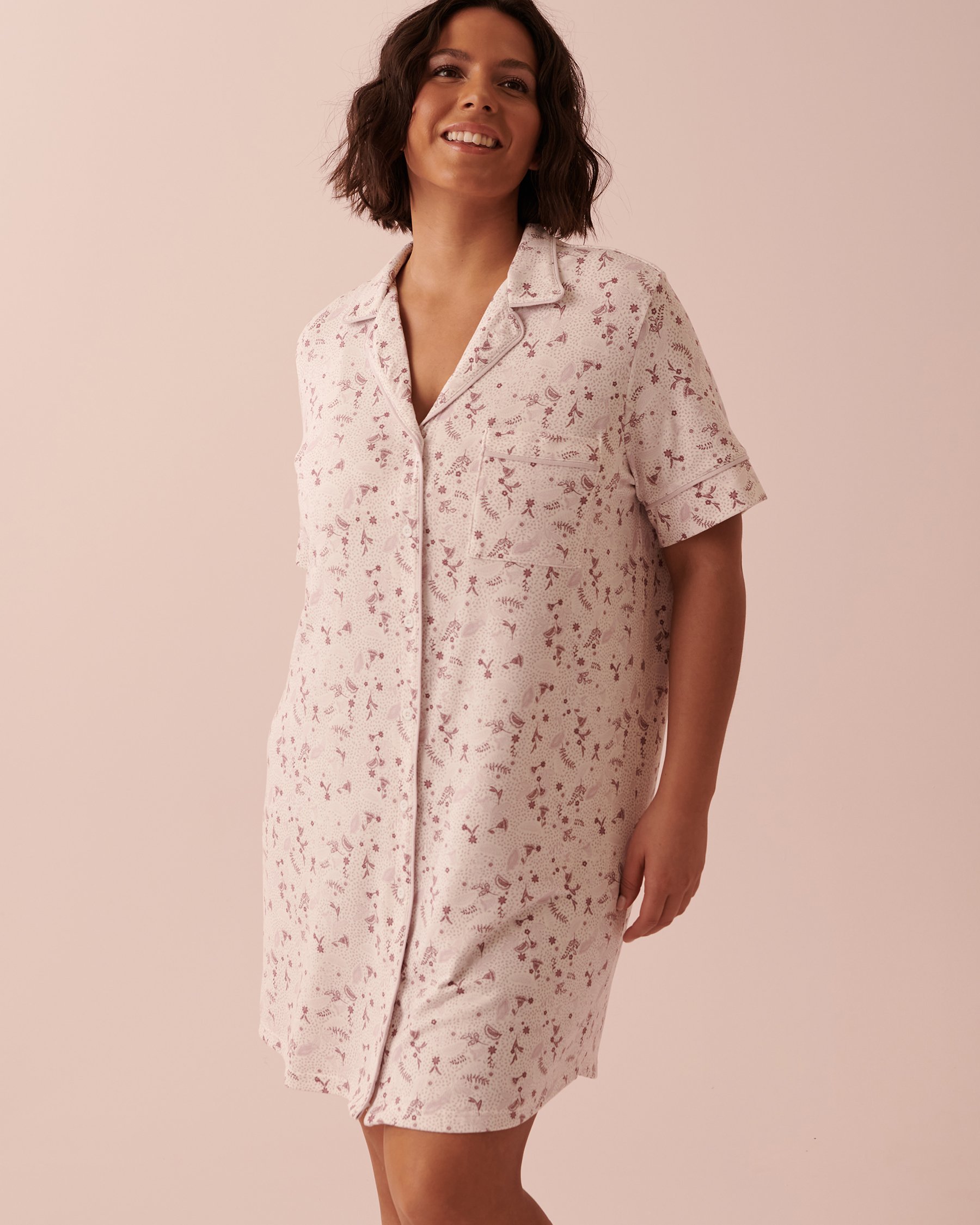 LA VIE EN ROSE Chemise de nuit boutonnée en tricot doux Fleurs bohémiennes 40500287 - Voir1