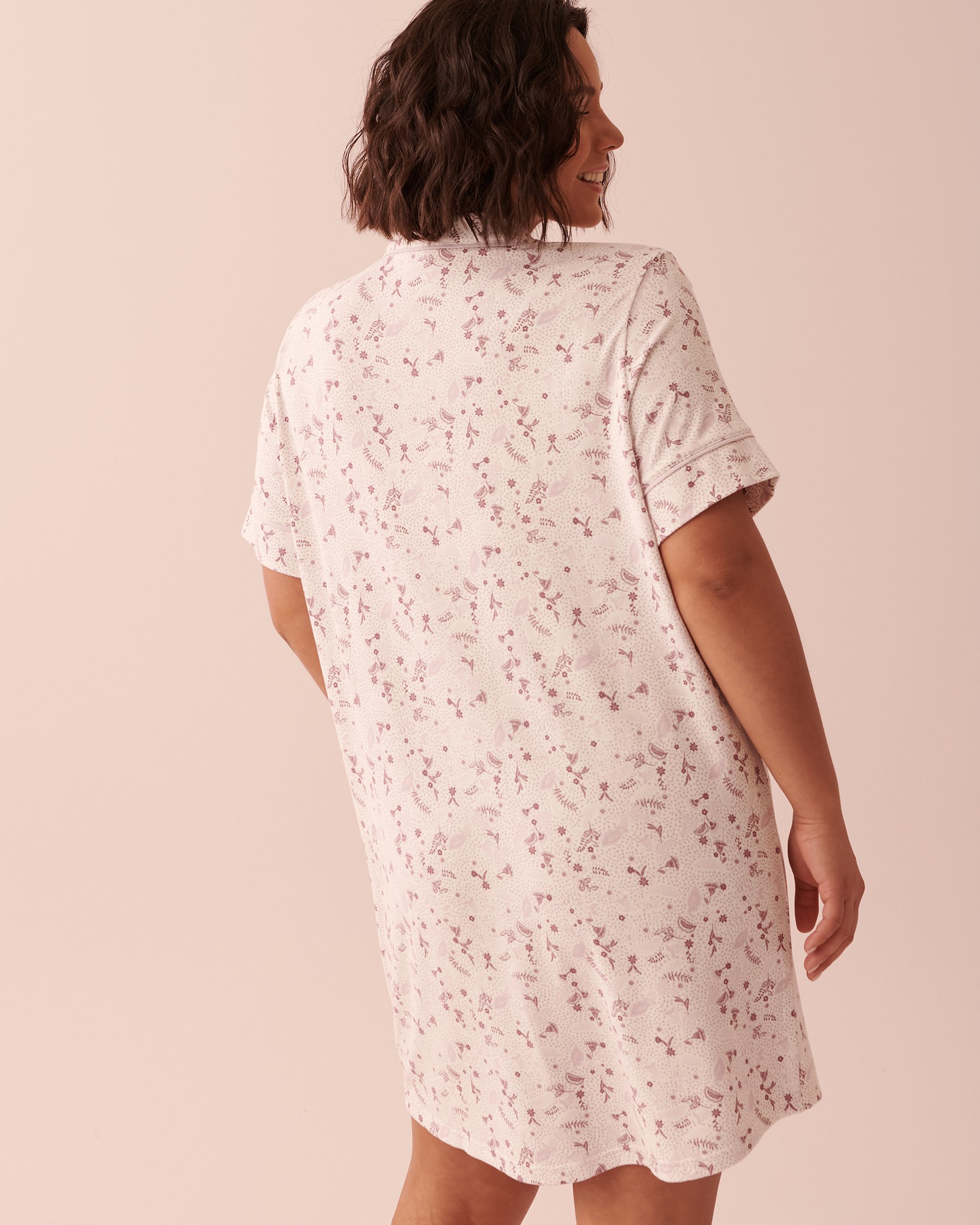 LA VIE EN ROSE Chemise de nuit boutonnée en tricot doux Fleurs bohémiennes 40500287 - Voir2