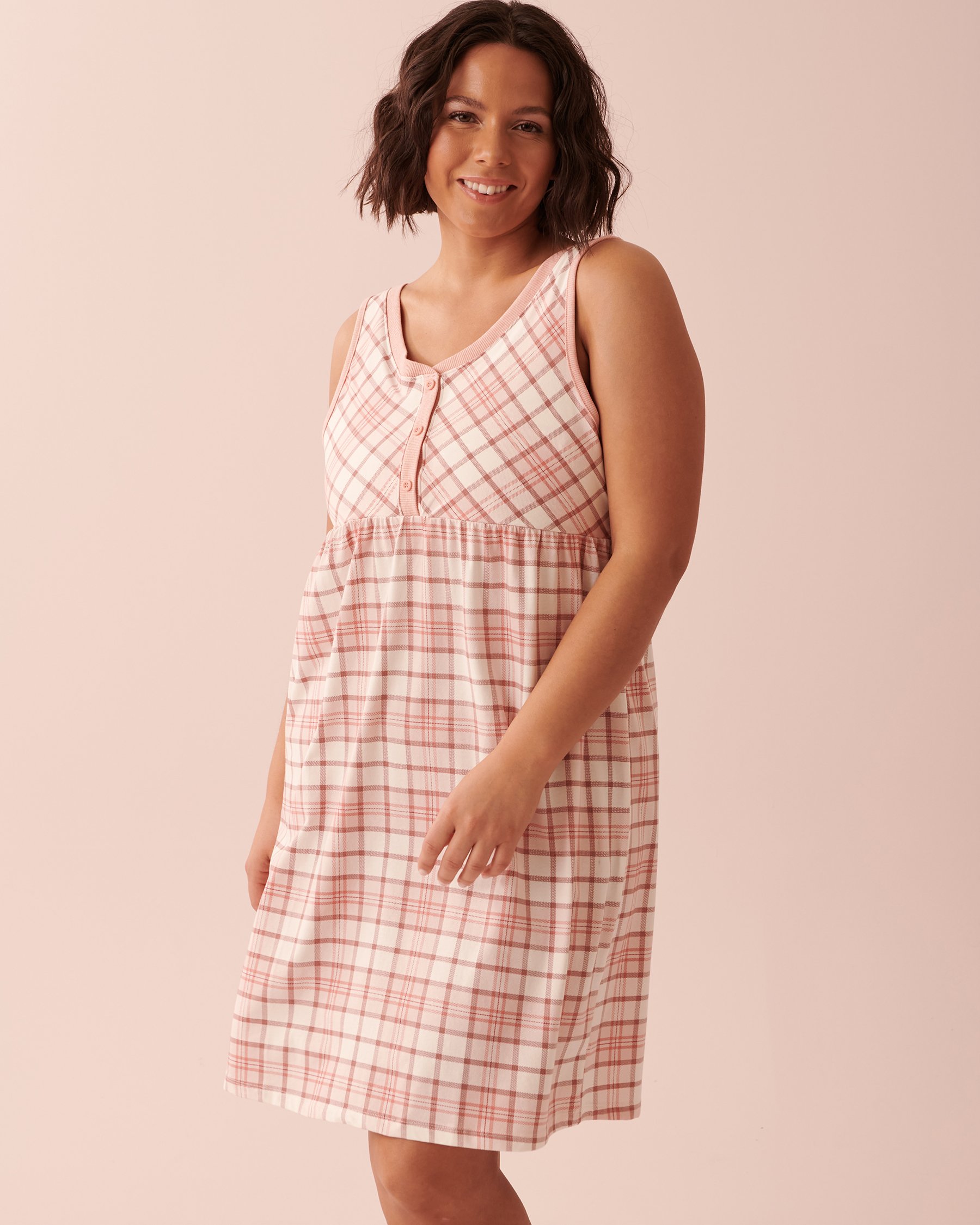 LA VIE EN ROSE Printed V-Neck Nightie Pink peony plaid 40500284 - View1