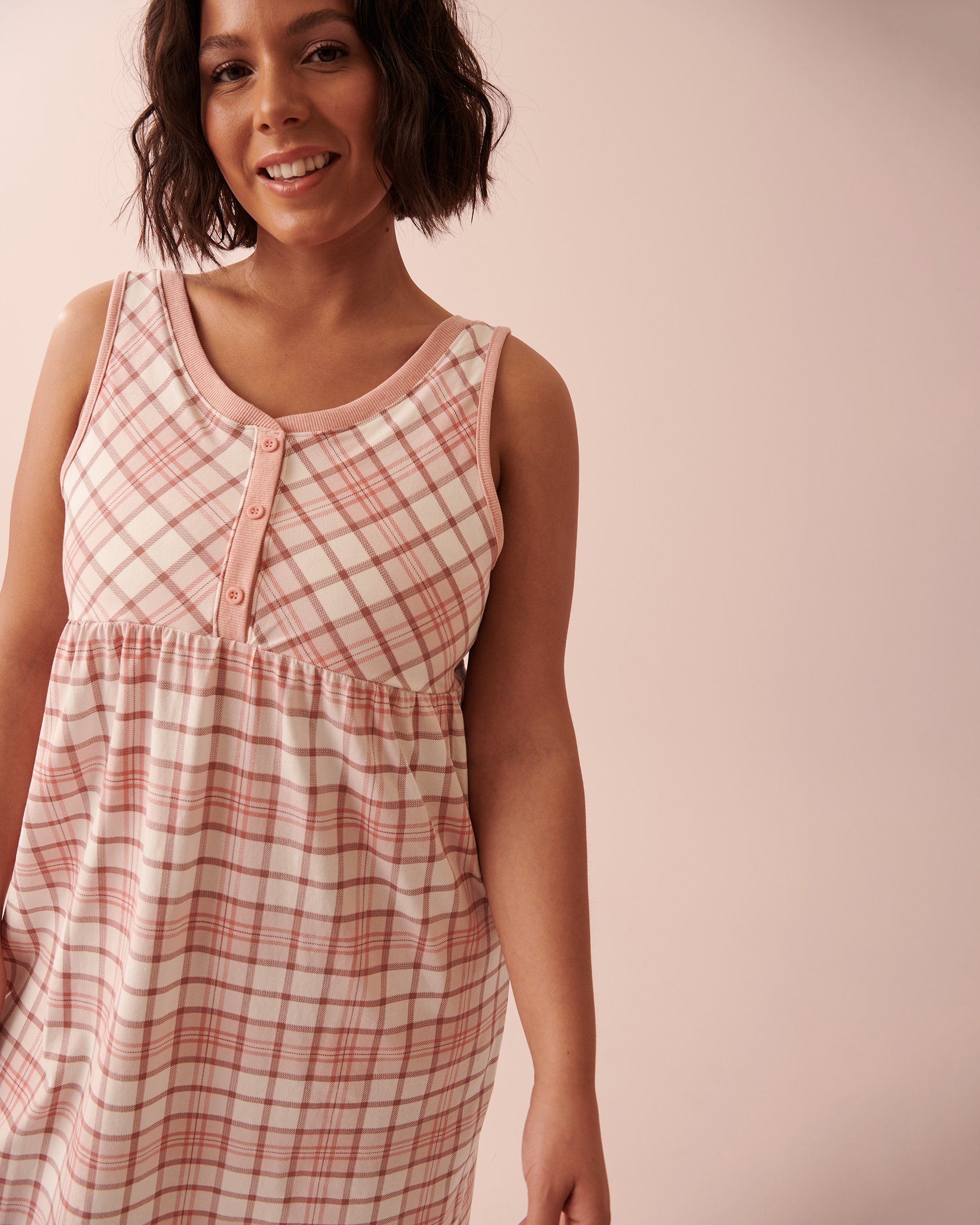 LA VIE EN ROSE Printed V-Neck Nightie Pink peony plaid 40500284 - View3