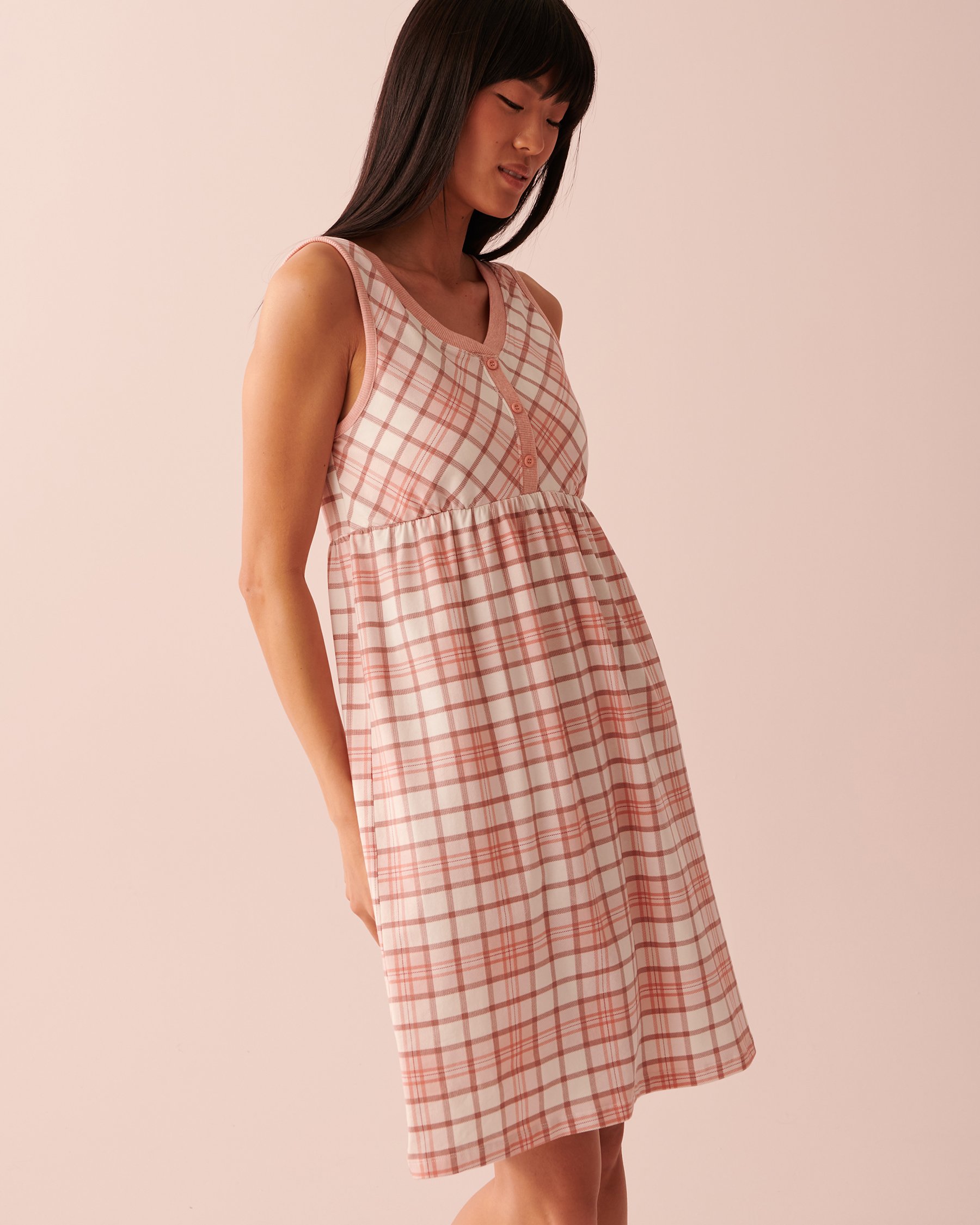 LA VIE EN ROSE Printed V-Neck Nightie Pink peony plaid 40500284 - View4