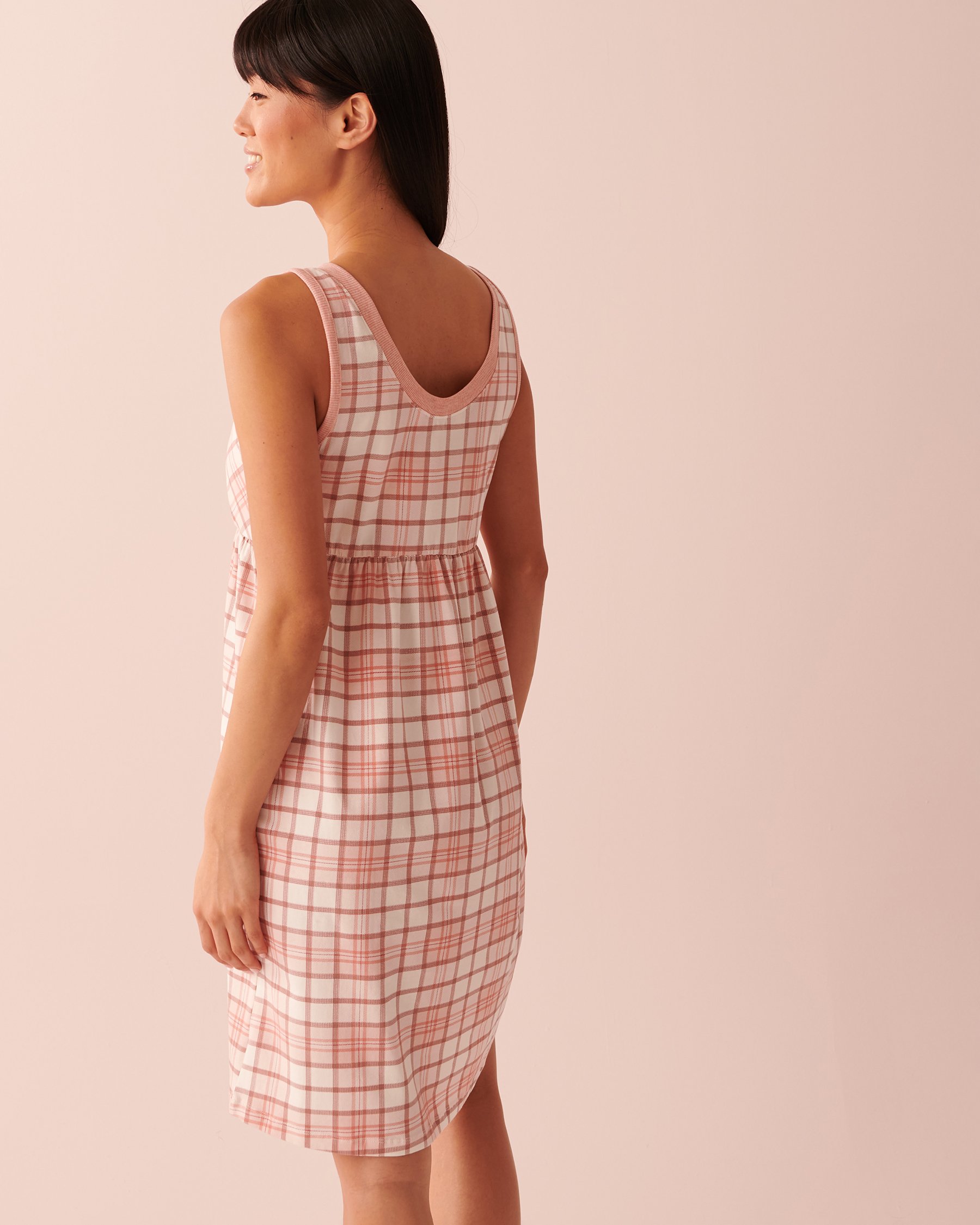 LA VIE EN ROSE Printed V-Neck Nightie Pink peony plaid 40500284 - View5