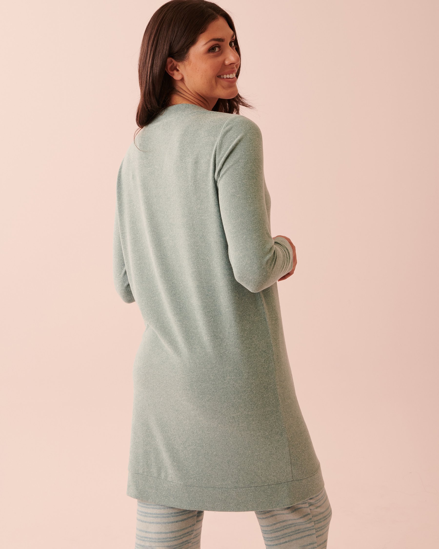 LA VIE EN ROSE Cardigan long boutonné en fibres recyclées Mélange bleu brume 40600133 - View2