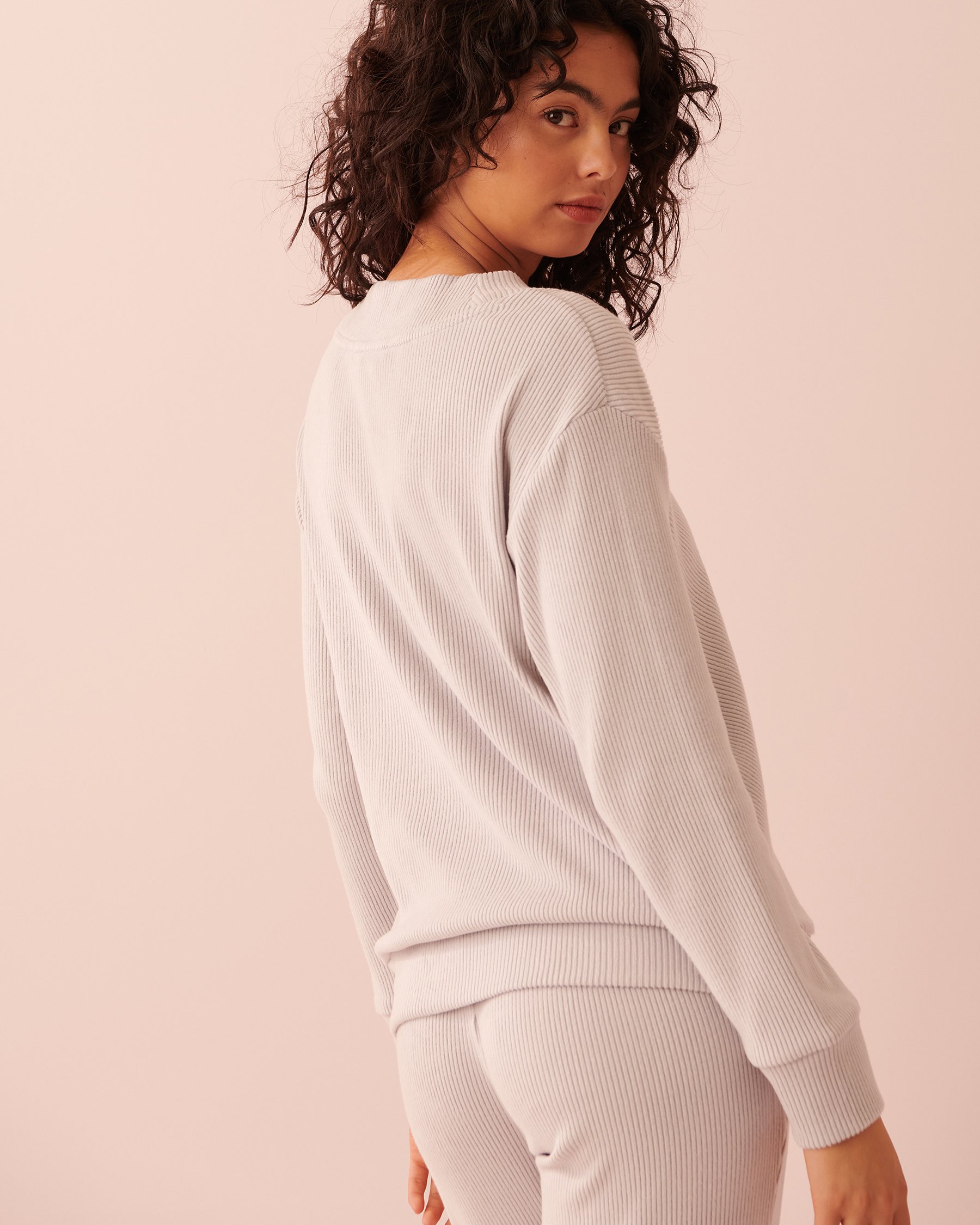 LA VIE EN ROSE Soft Knit Ribbed V-neck Long Sleeve Shirt Grey 40100457 - View2