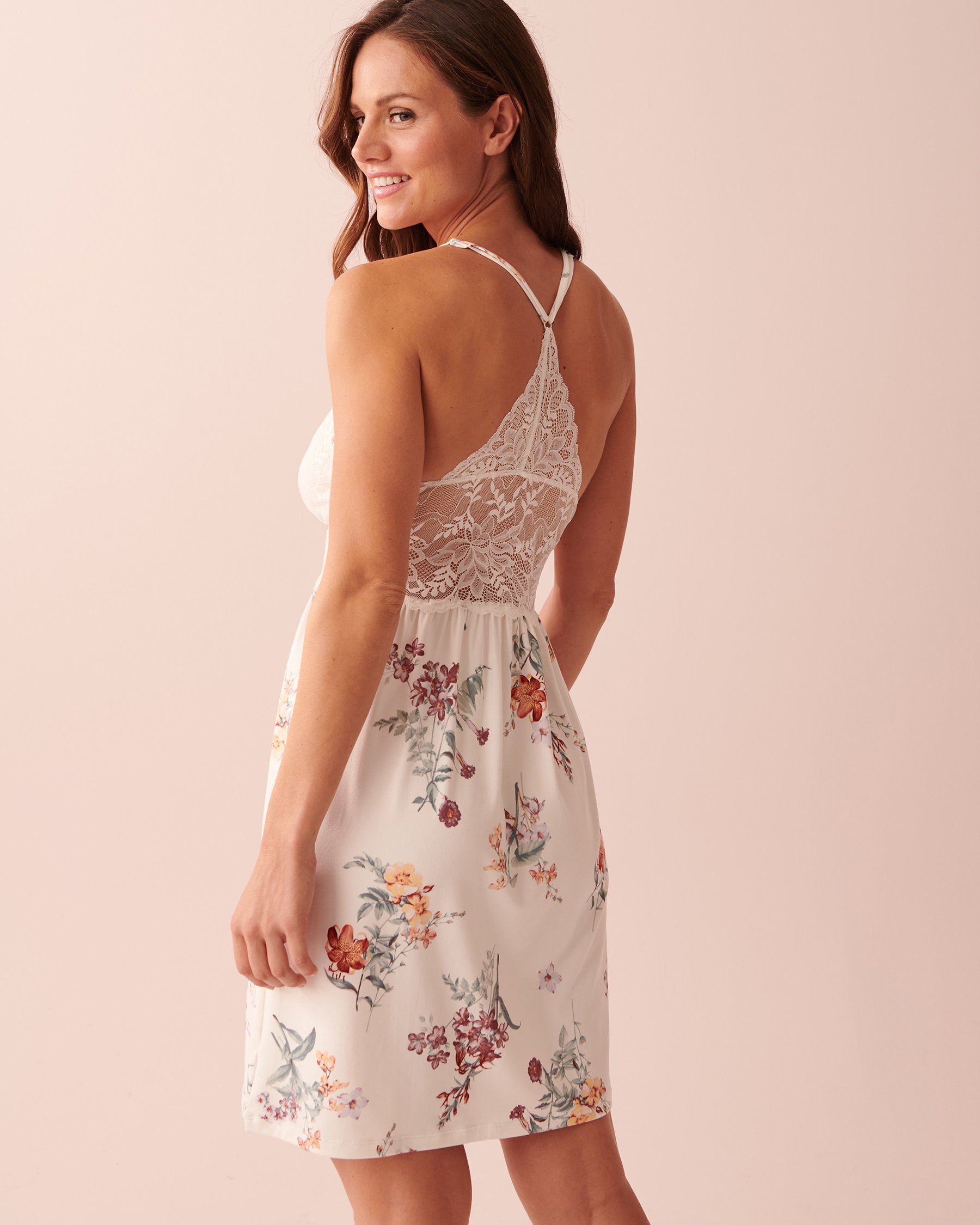 LA VIE EN ROSE Super Soft Lace Detail Nightie Bucolic bouquet 40500292 - View2