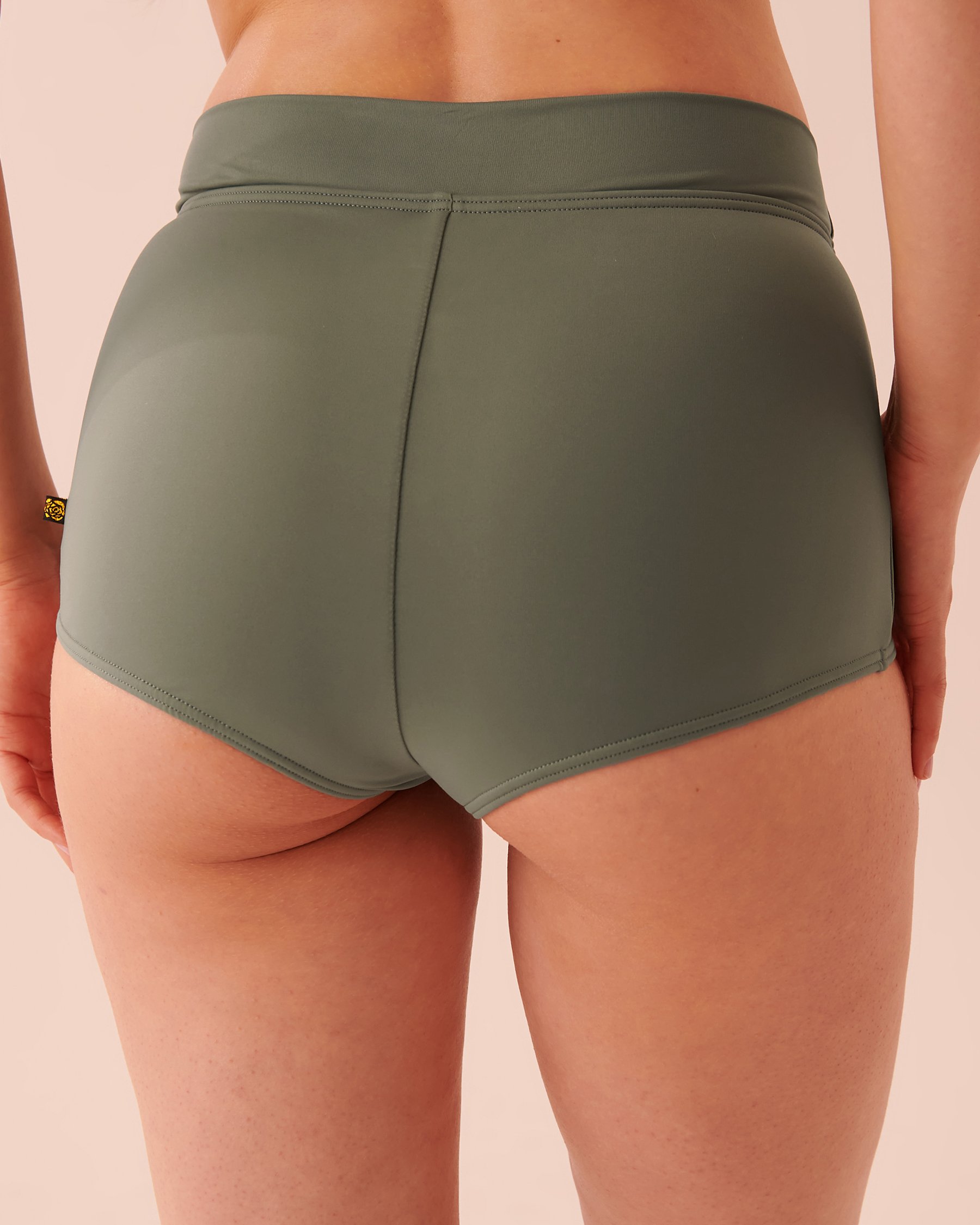 LA VIE EN ROSE AQUA Bas de bikini garçonne en fibres recyclées SOLID Vert agave 70300466 - Voir2