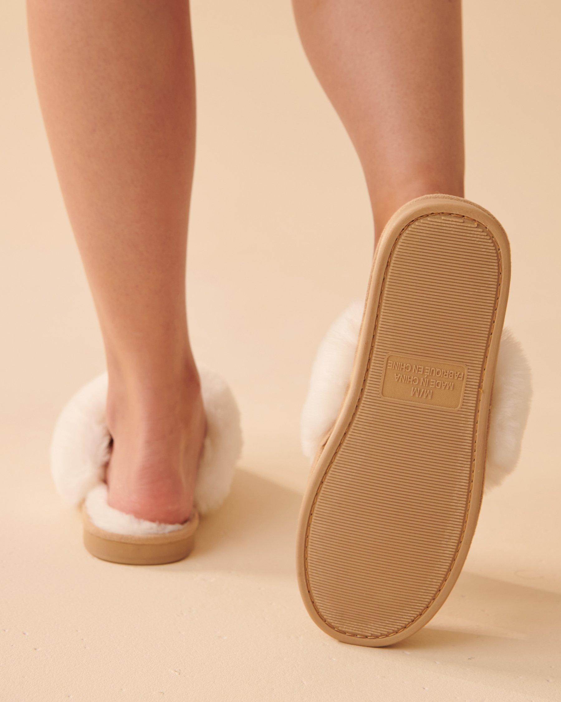 LA VIE EN ROSE Memory Foam Clog Slippers Sesame 40700276 - View2