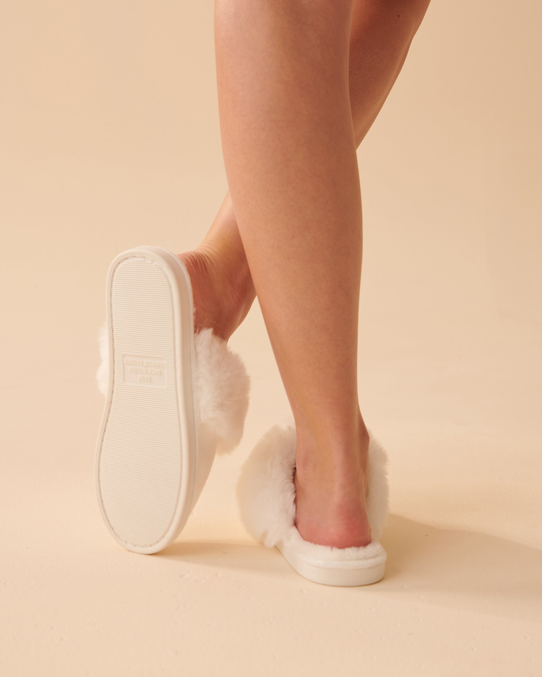 LA VIE EN ROSE Memory Foam Clog Slippers Snow white 40700276 - View2