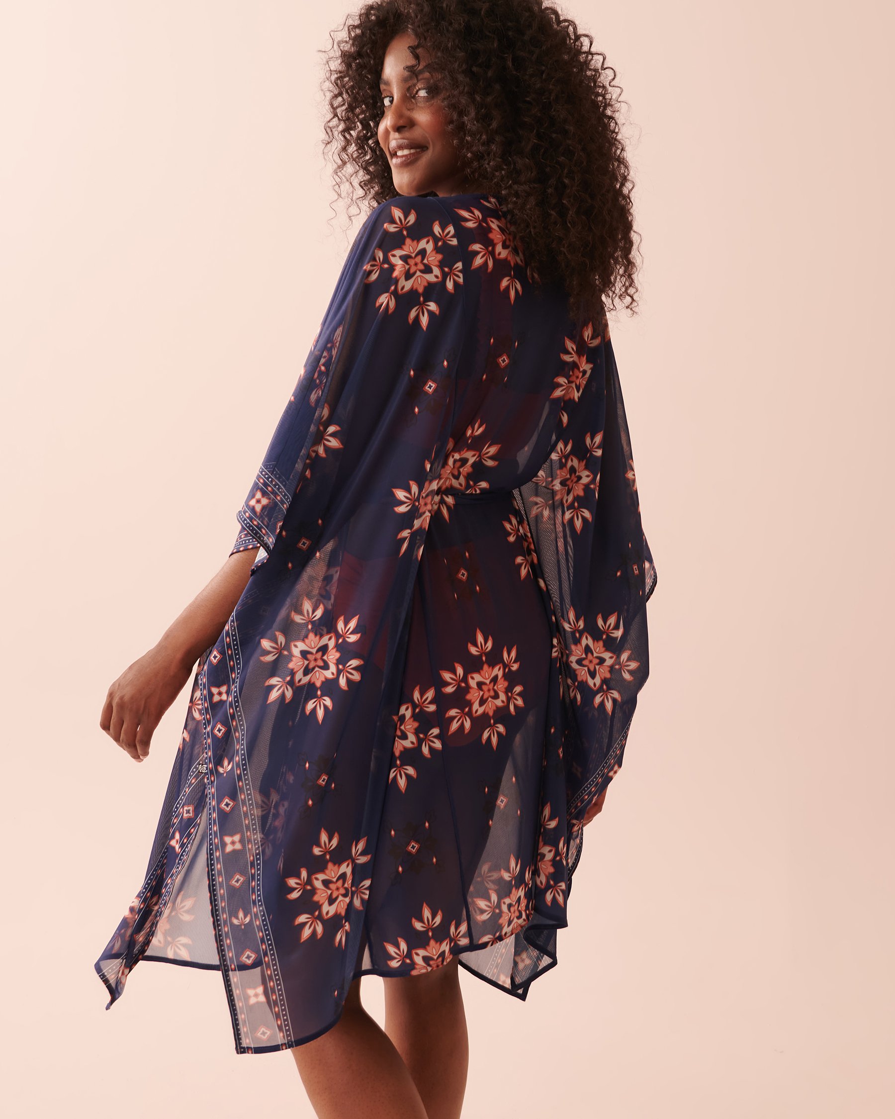 LA VIE EN ROSE AQUA Caftan avec ouverture en résille imprimée Havre bohème 80400043 - View4