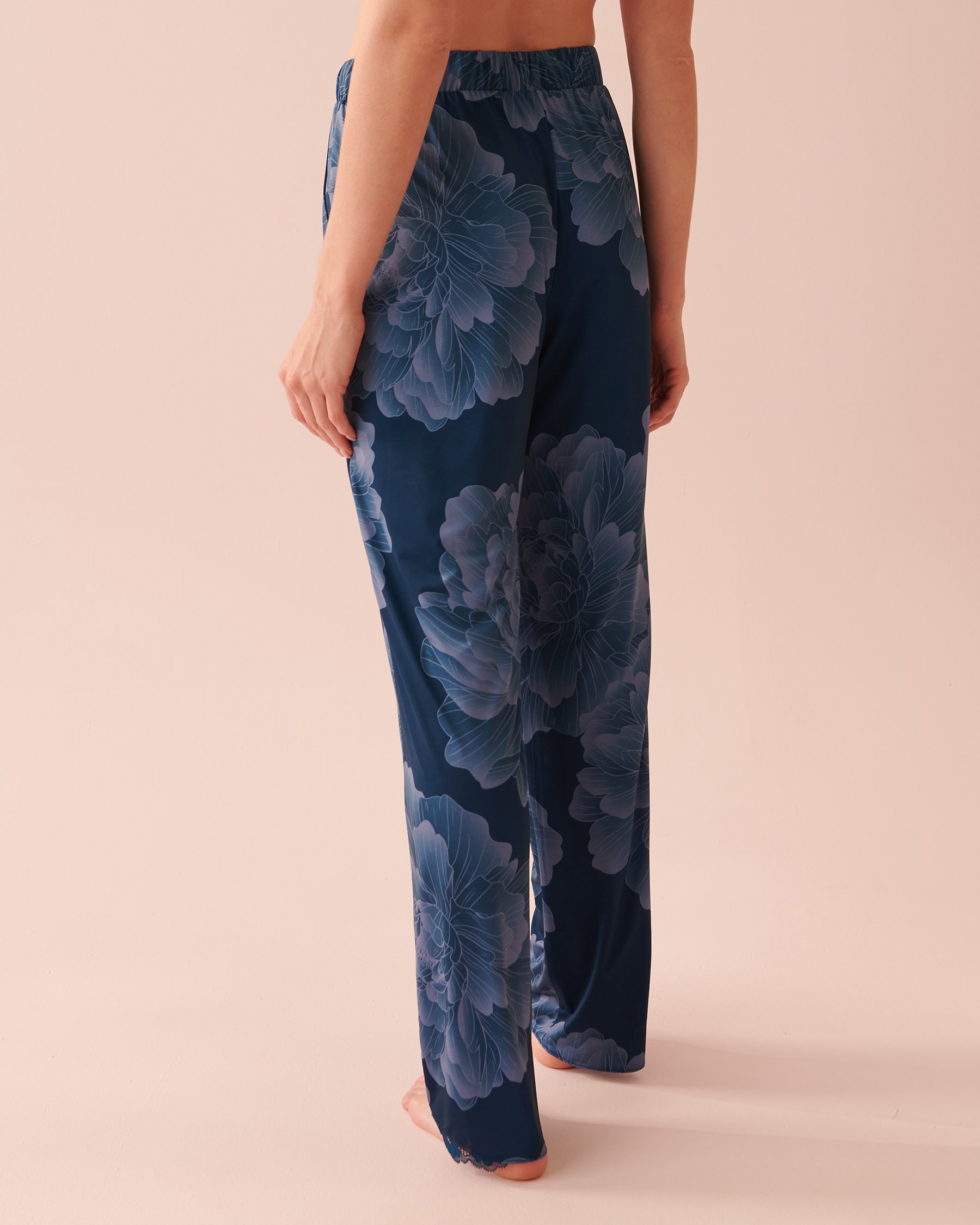 LA VIE EN ROSE Pantalon bordure de dentelle en fibres recyclées Pivoine de minuit 60200076 - Voir2