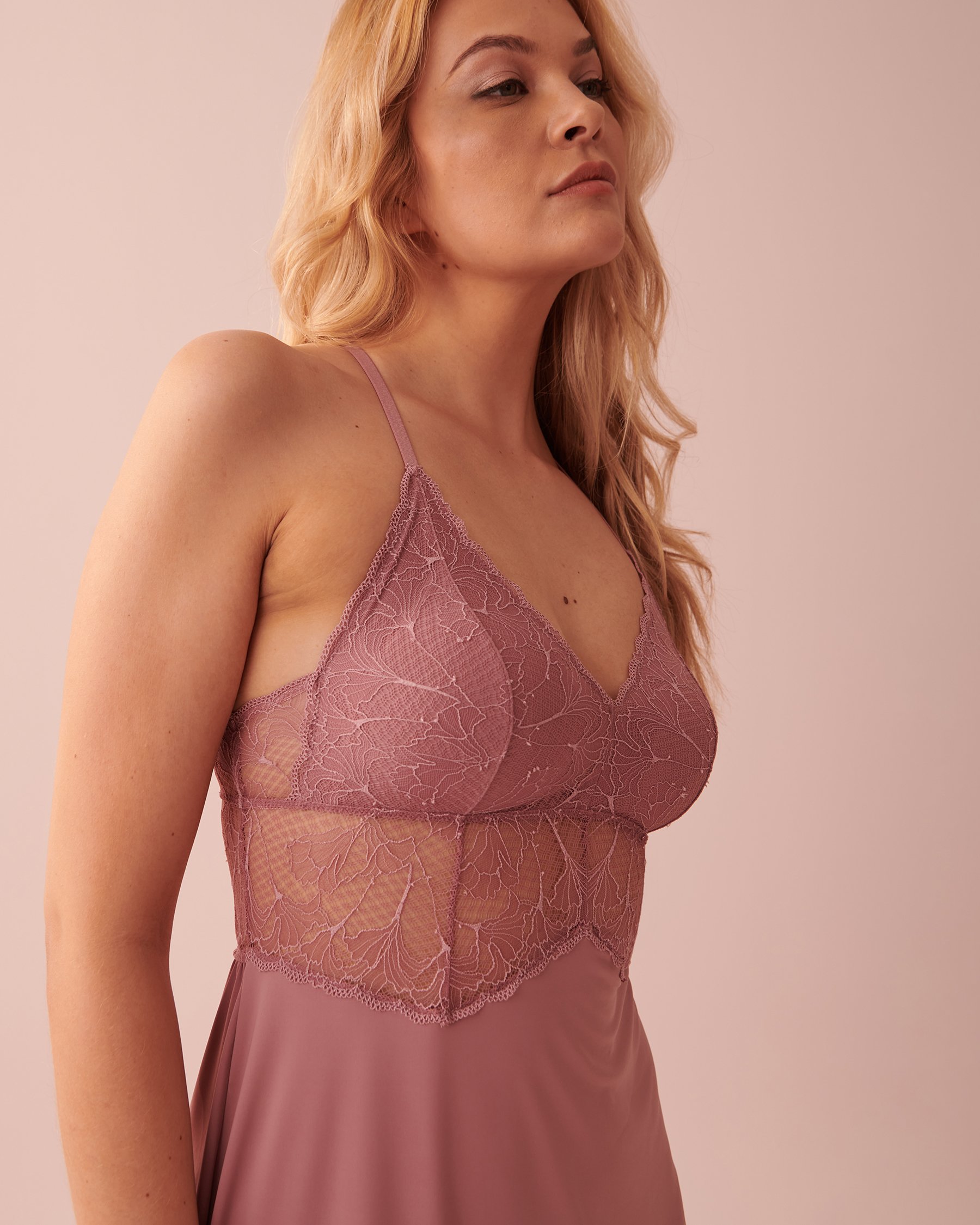 LA VIE EN ROSE Lace Overlay Nightie Dusky orchid 60500116 - View3