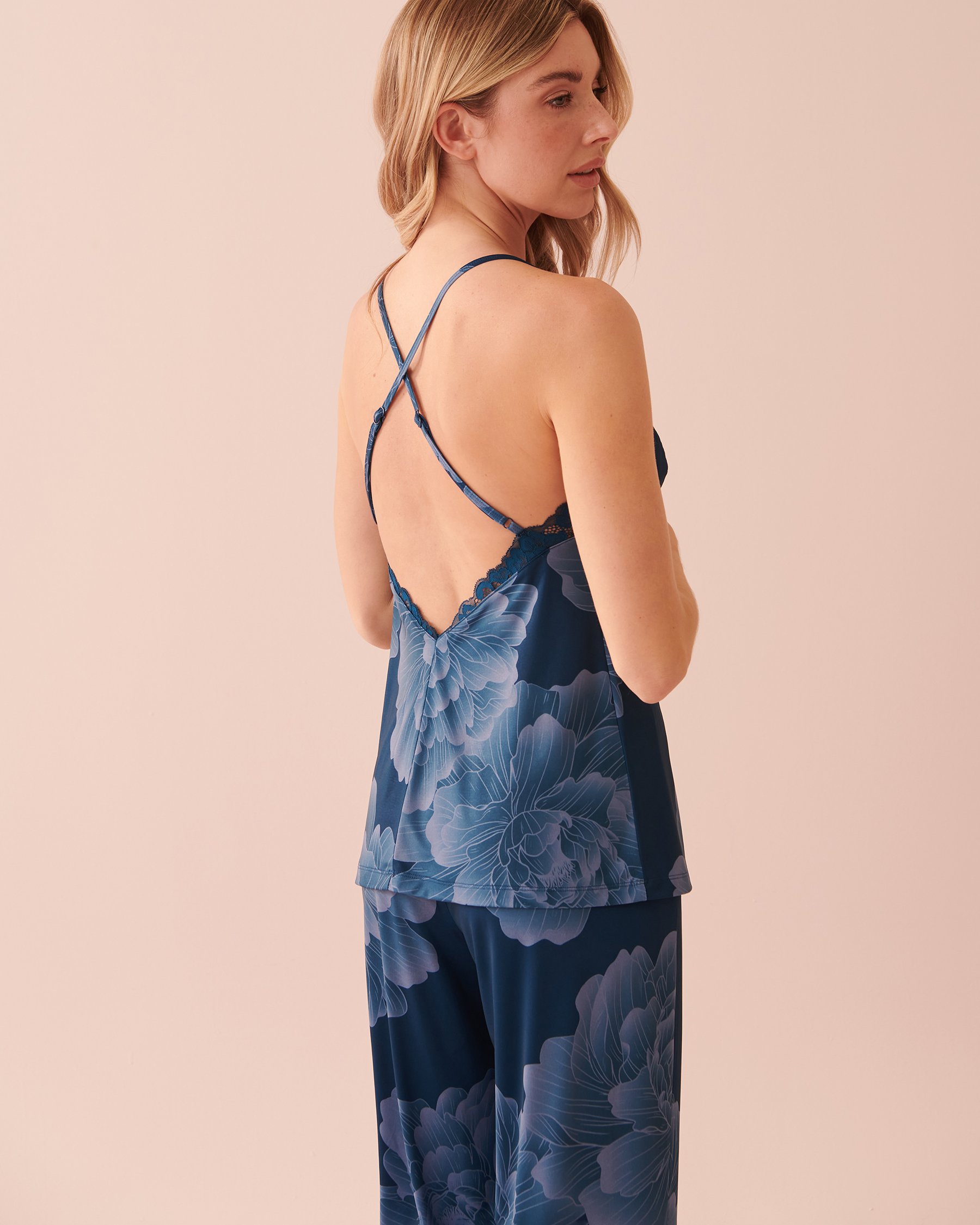 LA VIE EN ROSE Camisole bordure de dentelle en fibres recyclées Pivoine de minuit 60100079 - View3