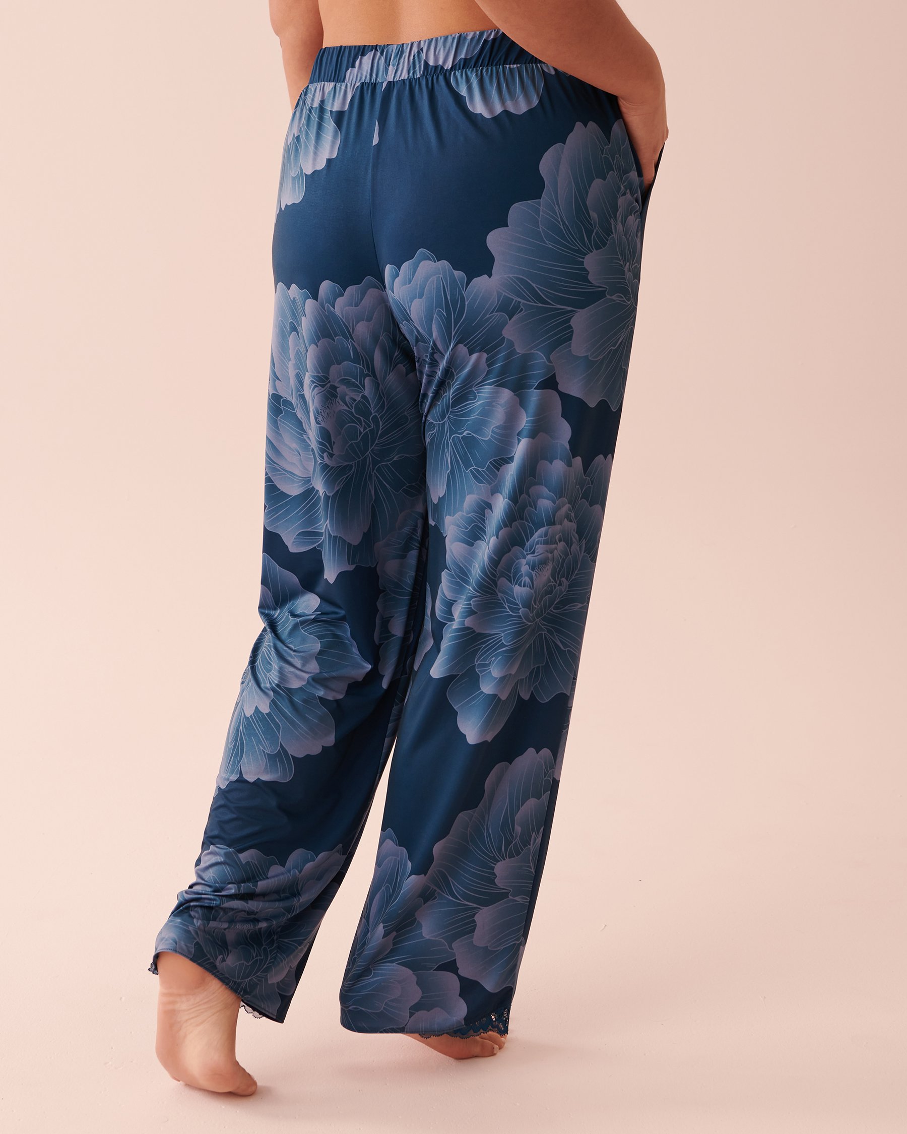 LA VIE EN ROSE Recycled Fibers Lace Trim Pants Midnight peony 60200076 - View5