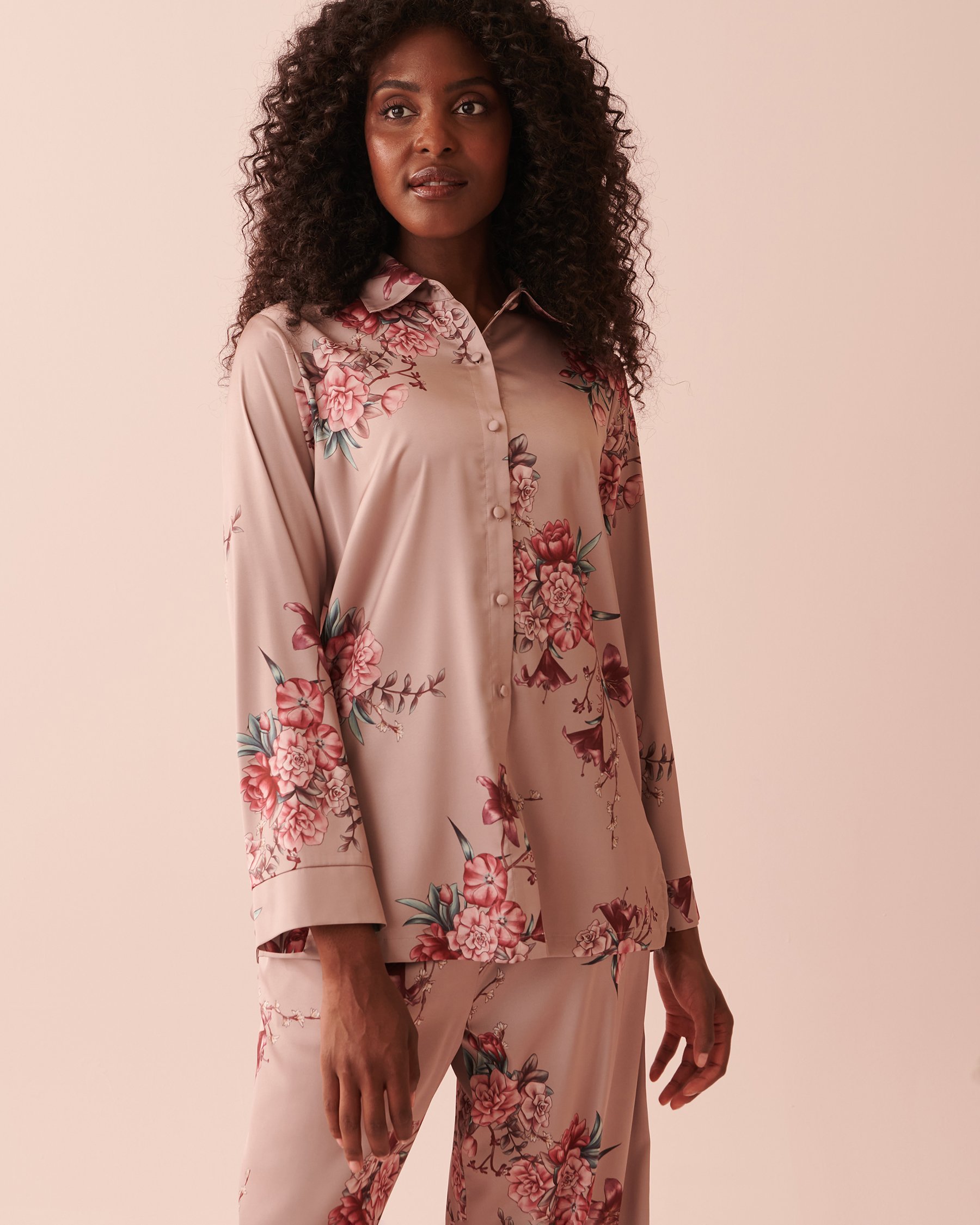 LA VIE EN ROSE Satin Long Sleeve Button-down Shirt Autumn blossoms 60100077 - View2