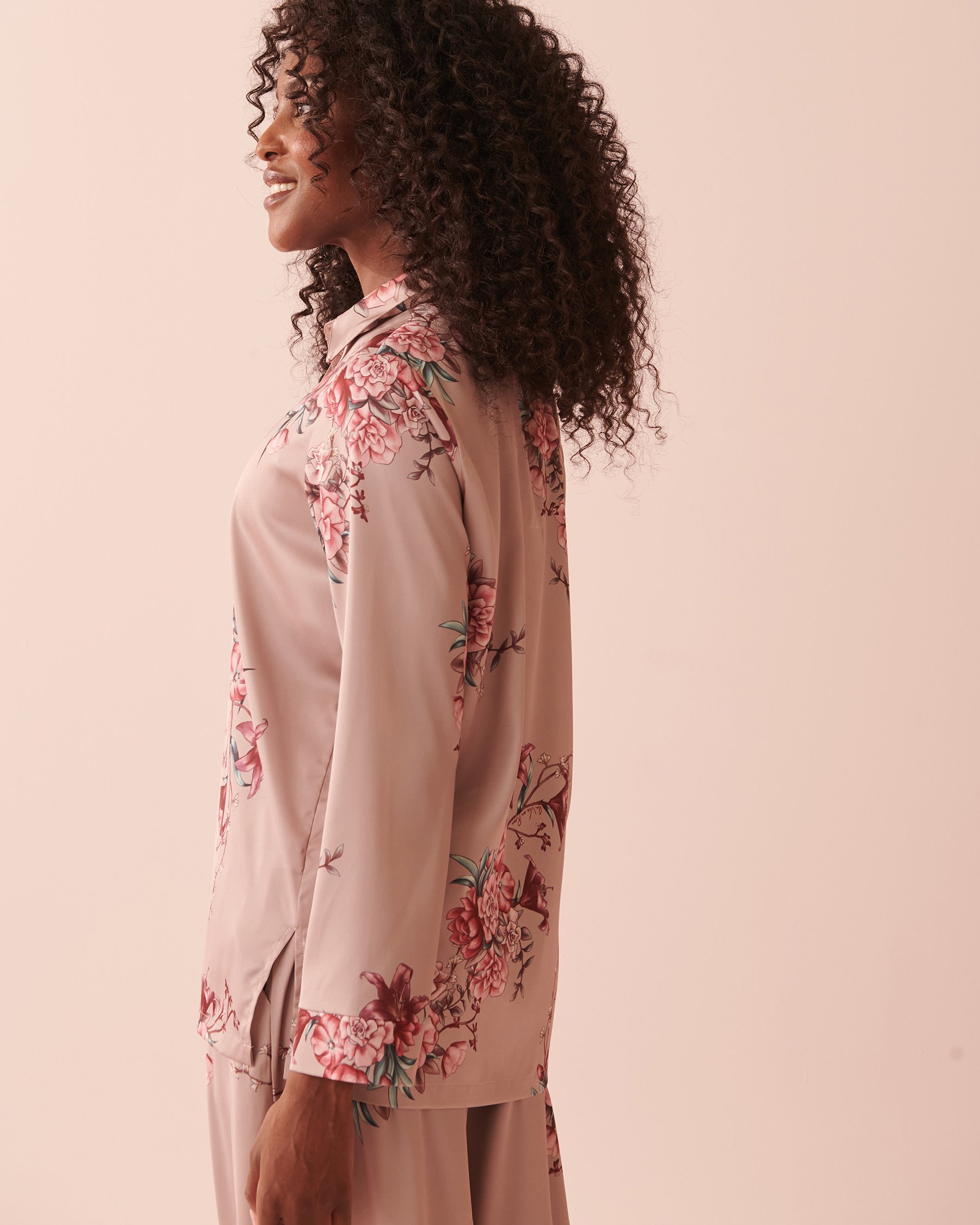 LA VIE EN ROSE Satin Long Sleeve Button-down Shirt Autumn blossoms 60100077 - View3