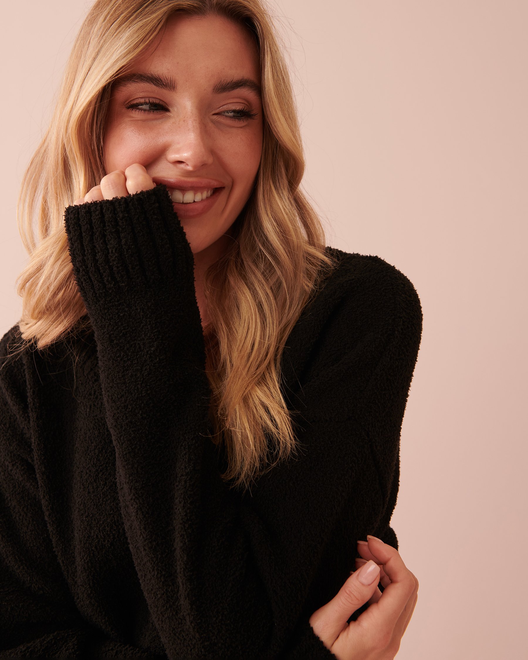 LA VIE EN ROSE Chenille Long Sleeve Shirt Black 50100070 - View3