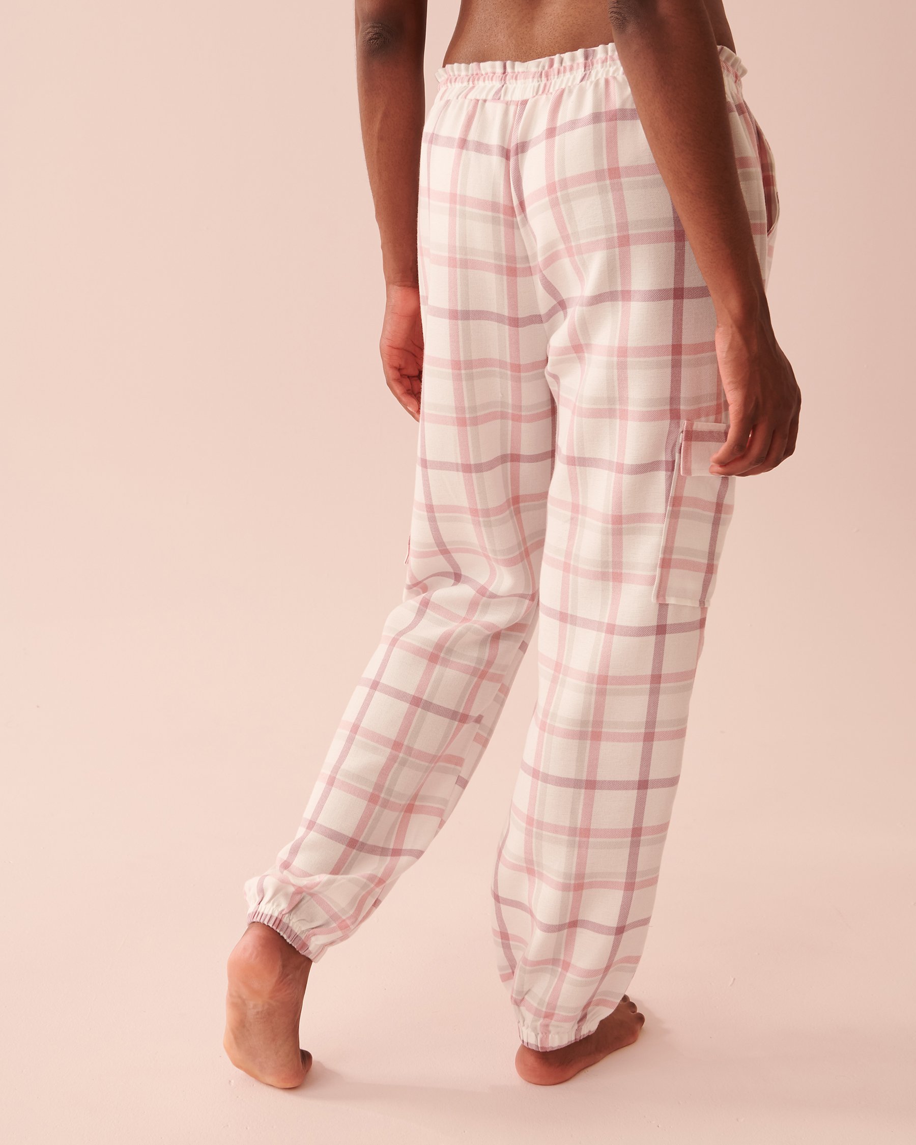 LA VIE EN ROSE Plaid Cargo Pajama Pants Blush rose plaid 40200480 - View2