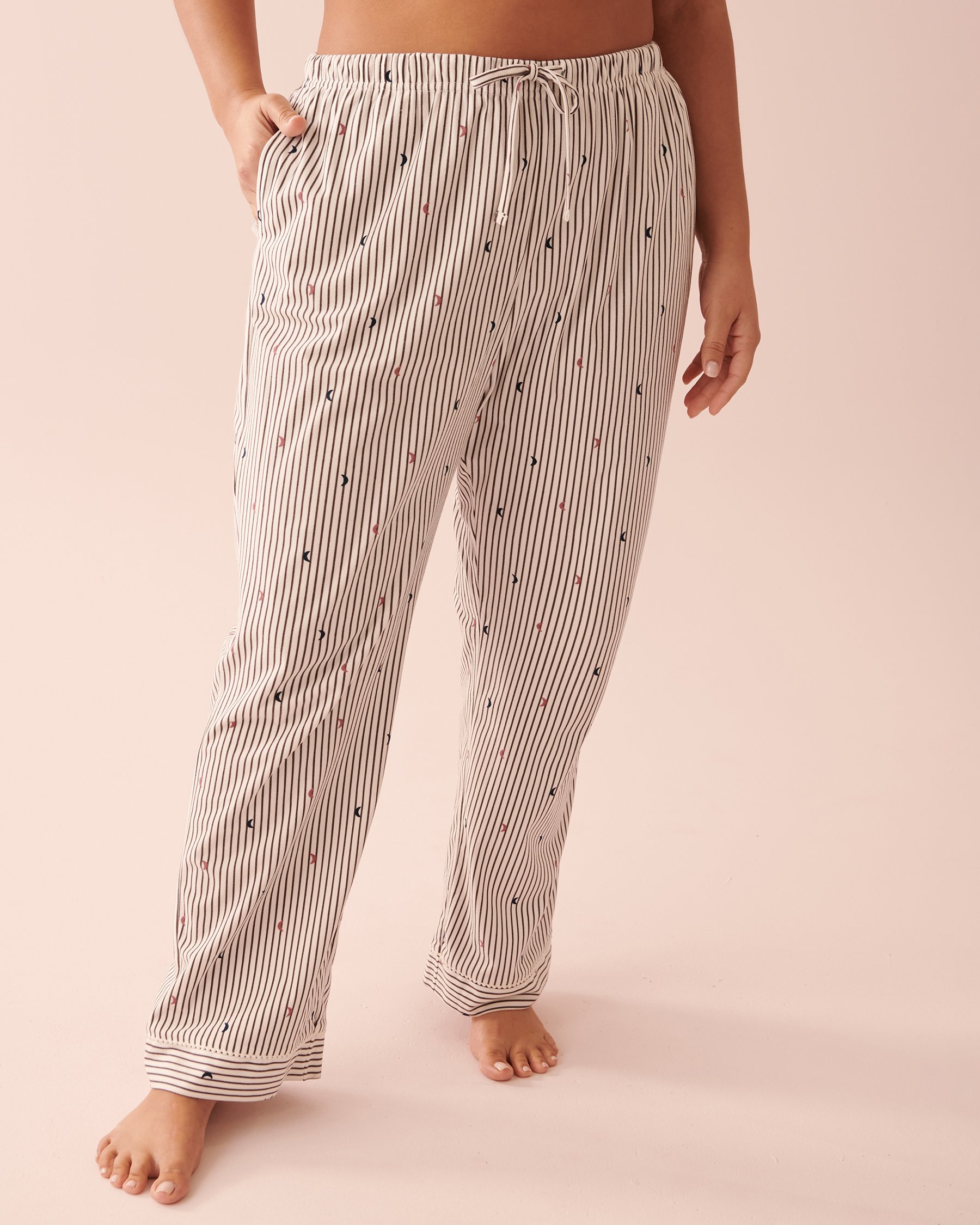 LA VIE EN ROSE Ensemble pyjama chemisier luxueux en flanelle Rayures et lune 40400053 - Voir4
