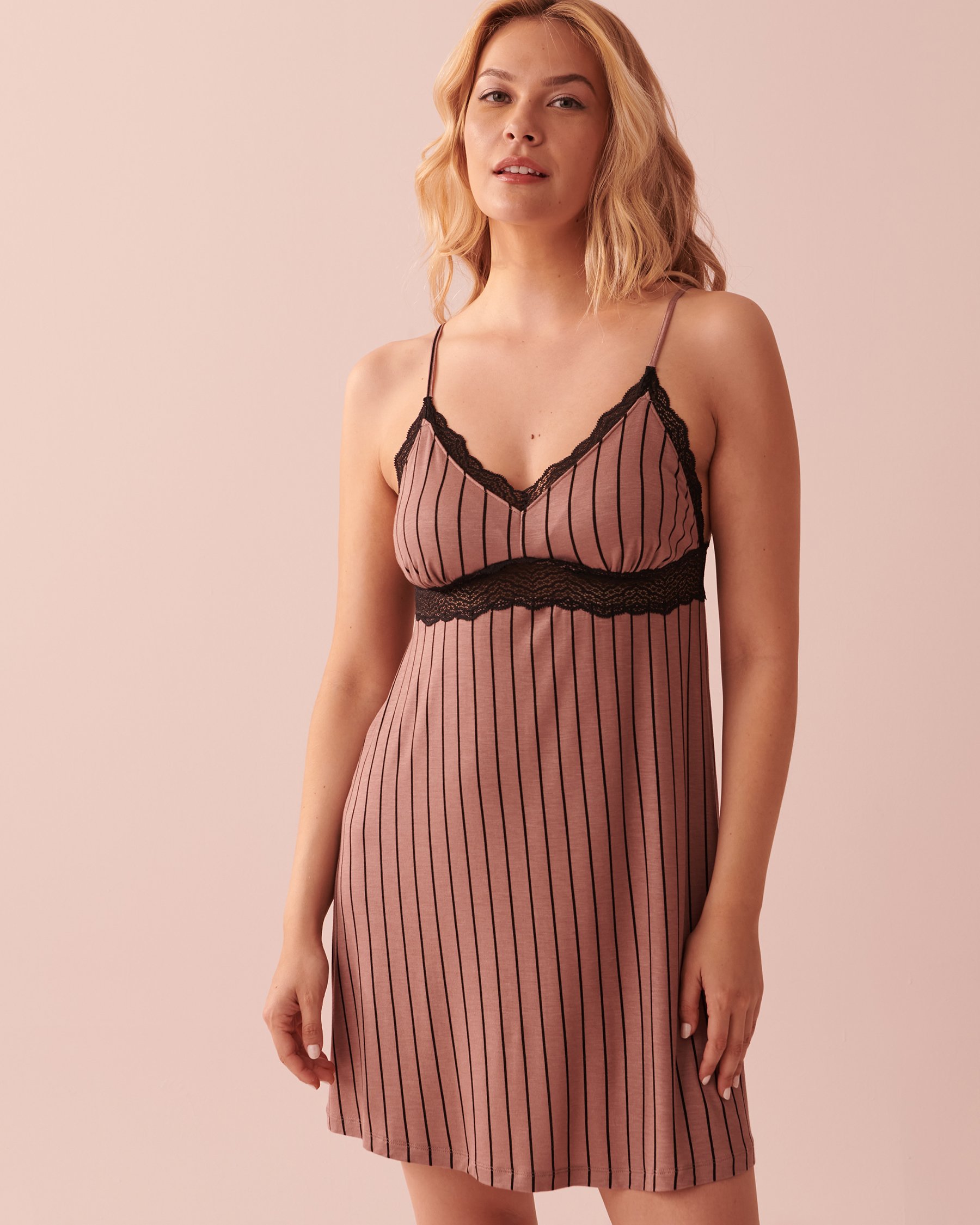 LA VIE EN ROSE Soft Jersey Lace Details Nightie Chic stripes 40500302 - View1