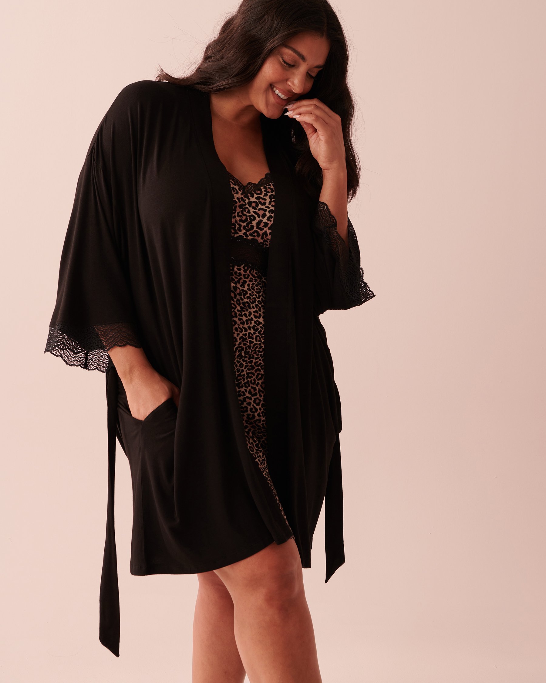 LA VIE EN ROSE Soft Jersey Lace Trim Kimono Black 40600139 - View1