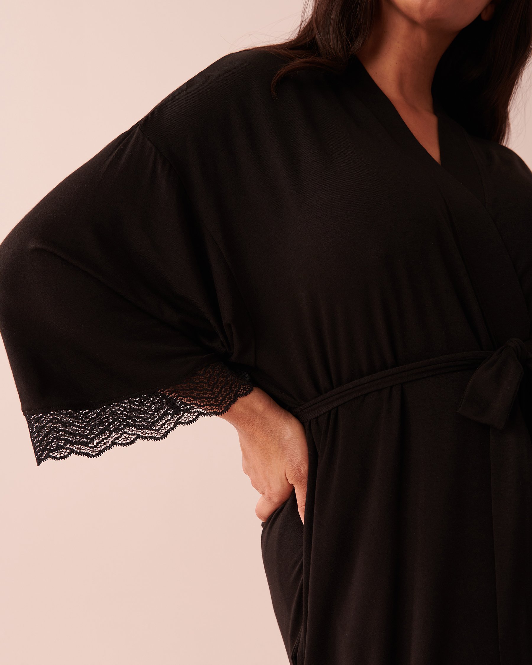 LA VIE EN ROSE Soft Jersey Lace Trim Kimono Black 40600139 - View4