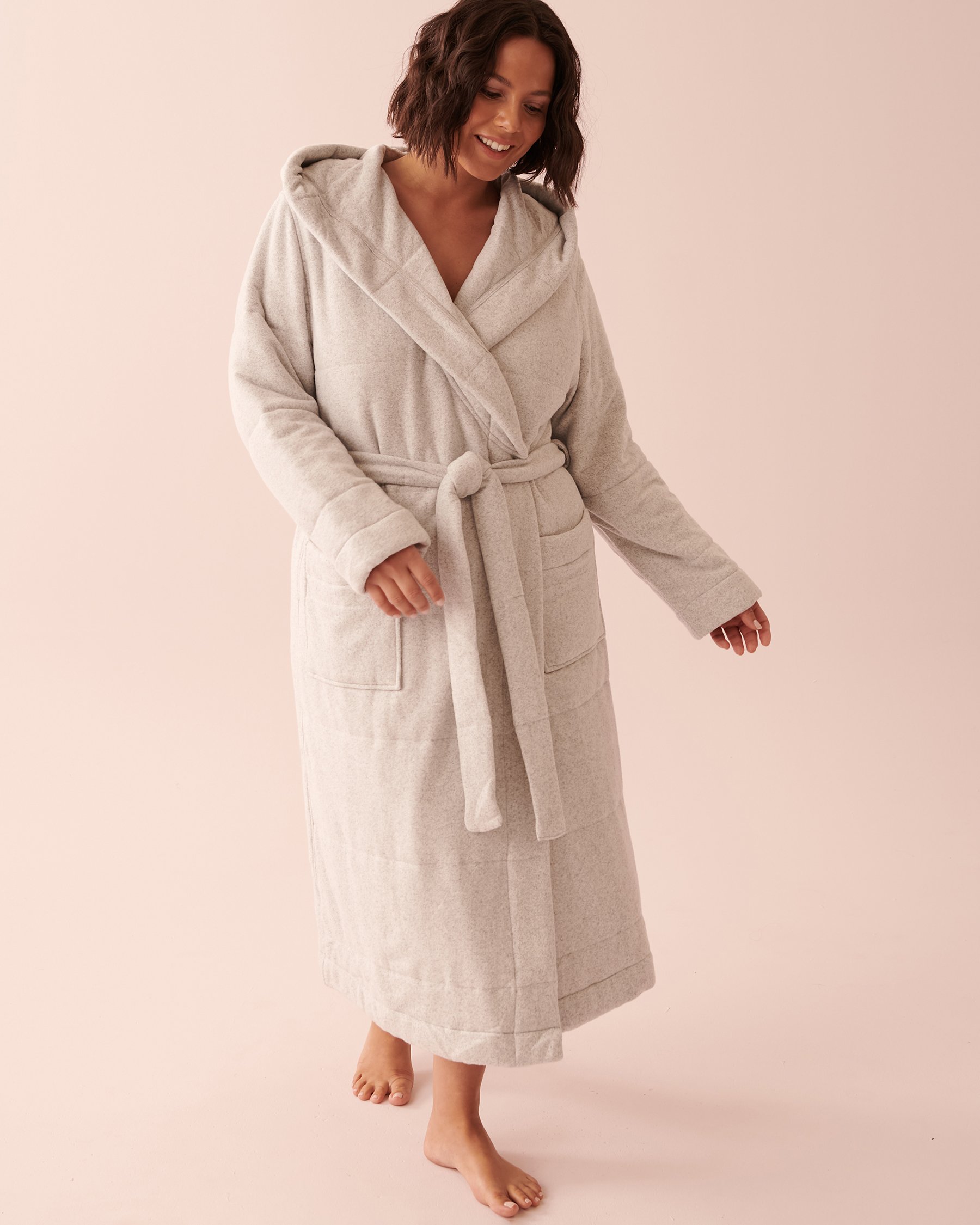 LA VIE EN ROSE Soft Knit Quilted Hooded Robe Dusty grey 40600143 - View3