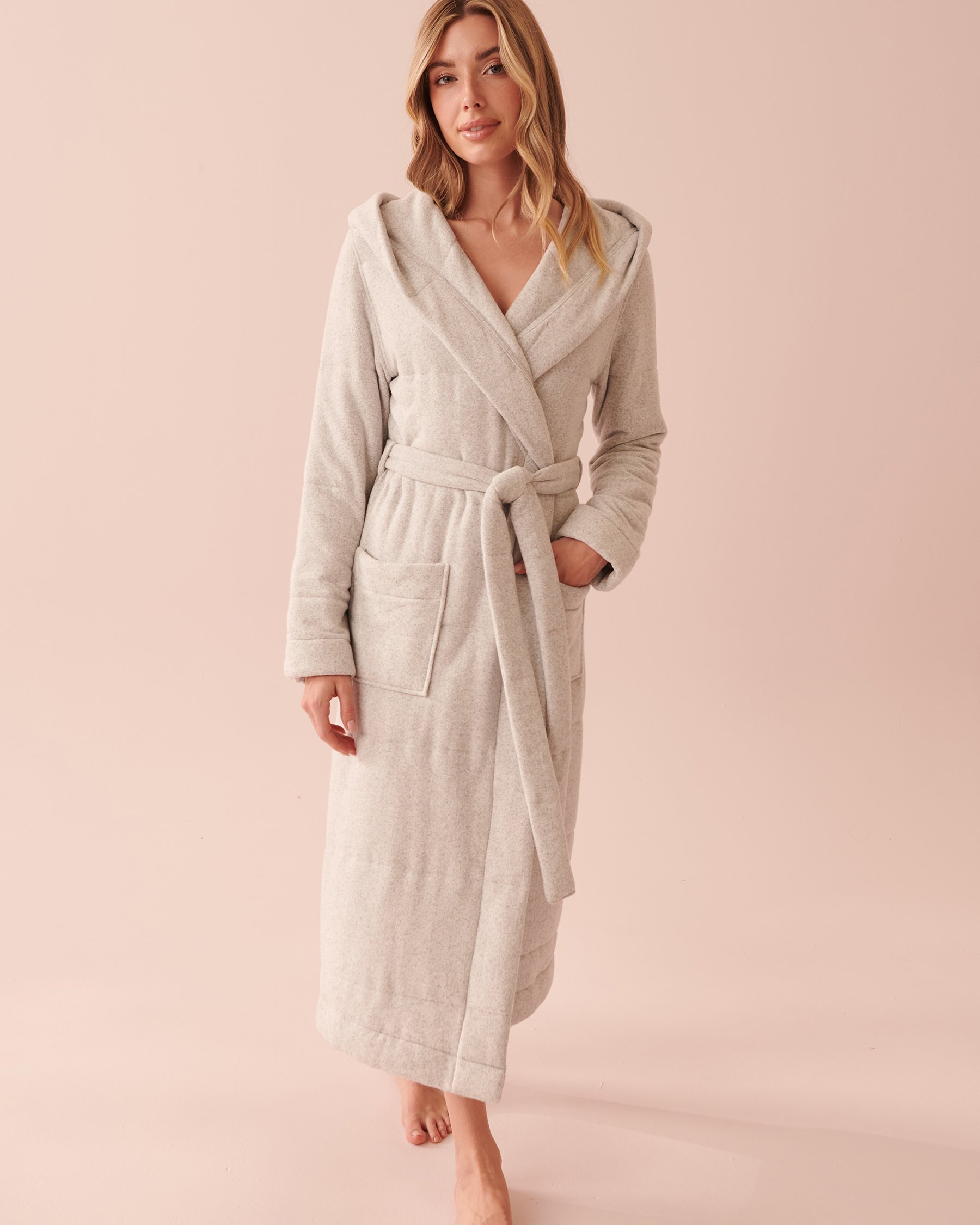 LA VIE EN ROSE Soft Knit Quilted Hooded Robe Dusty grey 40600143 - View9