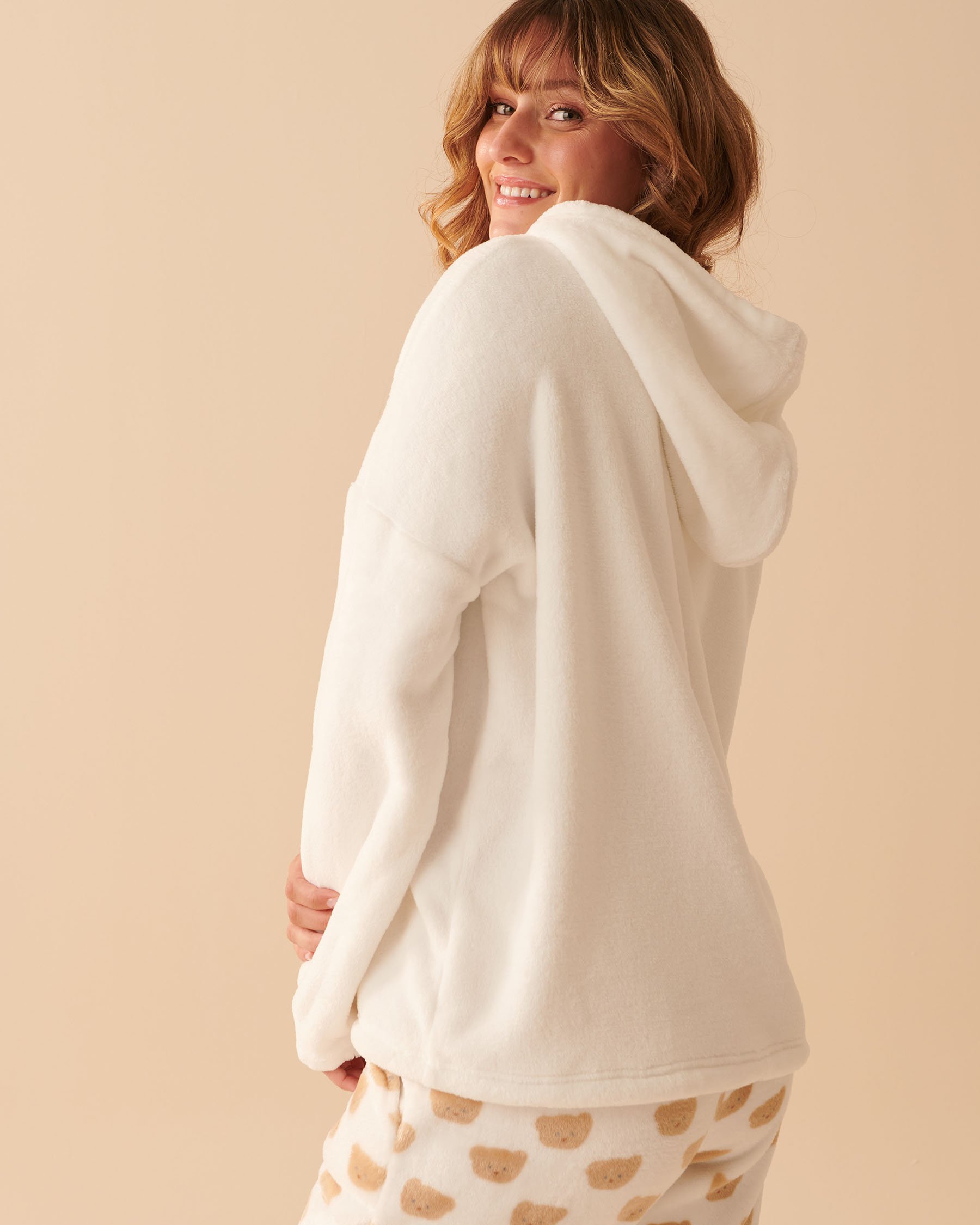 LA VIE EN ROSE Chandail en peluche douce à motif ourson Blanc neige 40100482 - View2