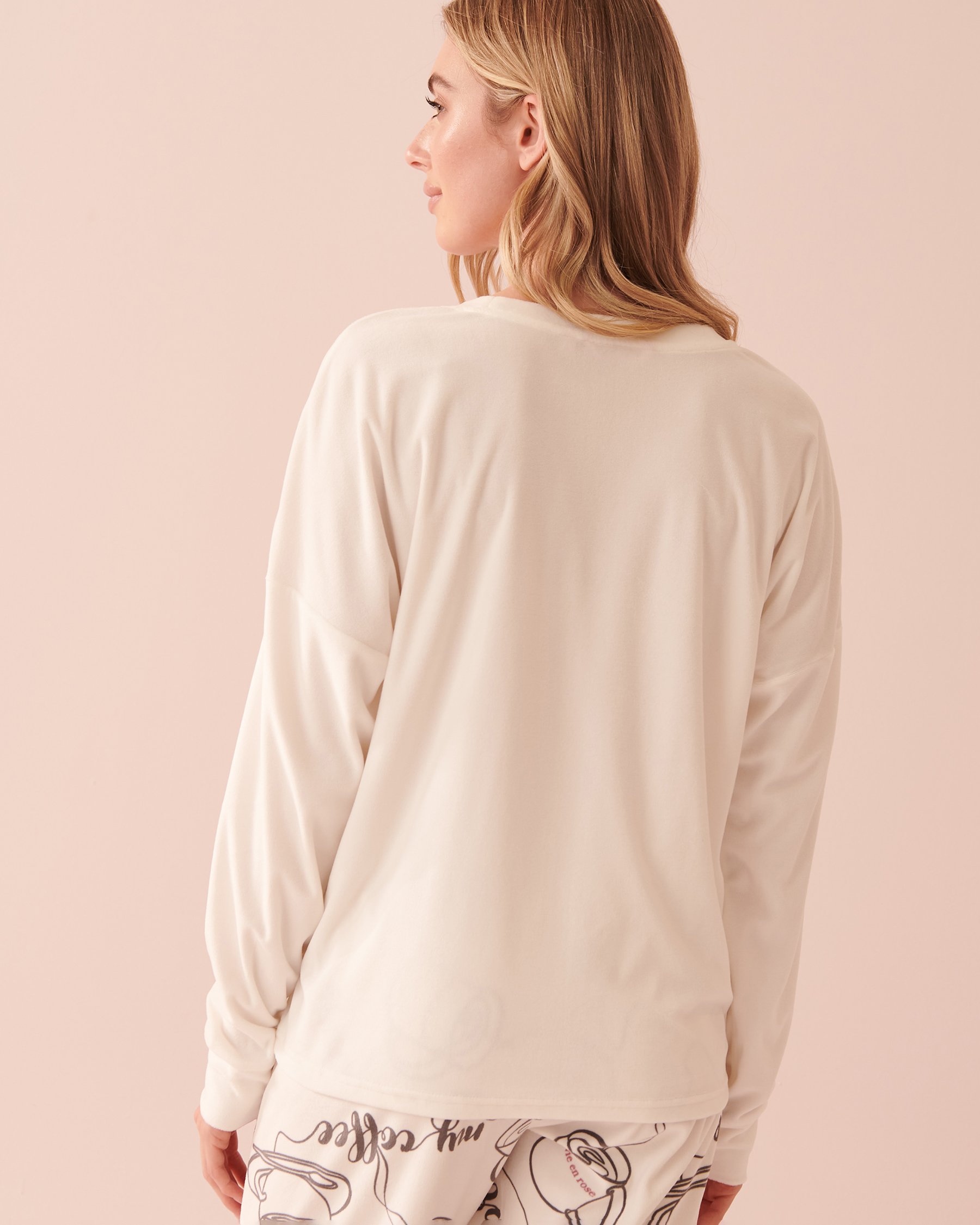 LA VIE EN ROSE Luxury Velour Long Sleeve Shirt Snow white 40100483 - View2