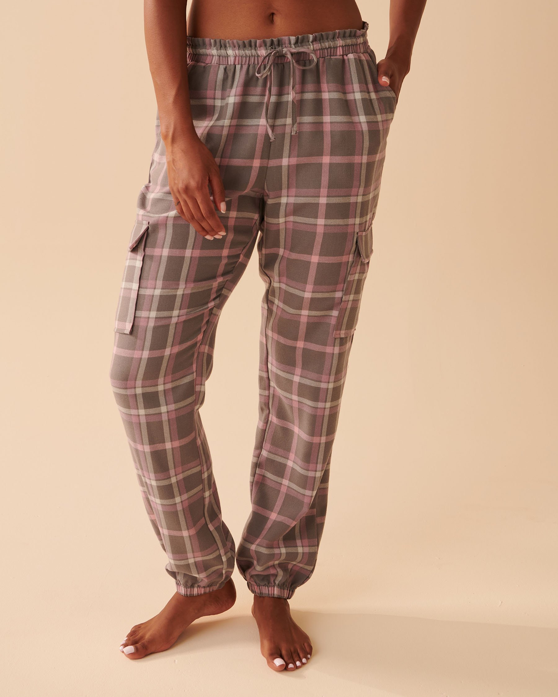 LA VIE EN ROSE Plaid Cargo Pajama Pants Smoky grey plaid 40200480 - View1