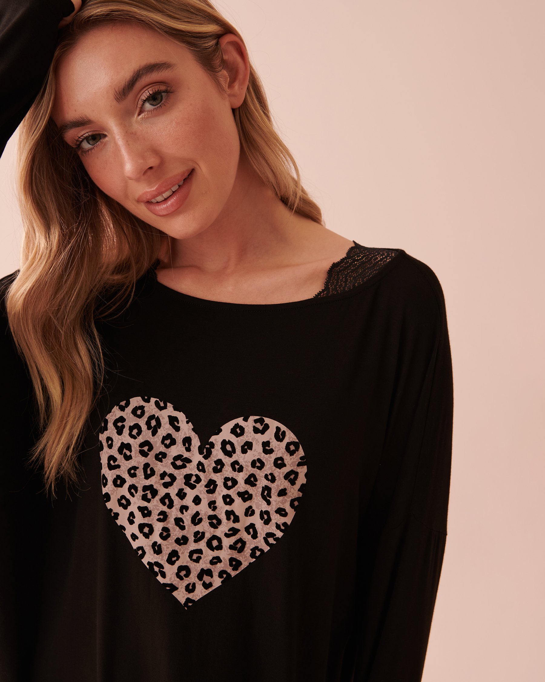 LA VIE EN ROSE Soft Jersey Long Sleeve Sleepshirt Black 40500303 - View3