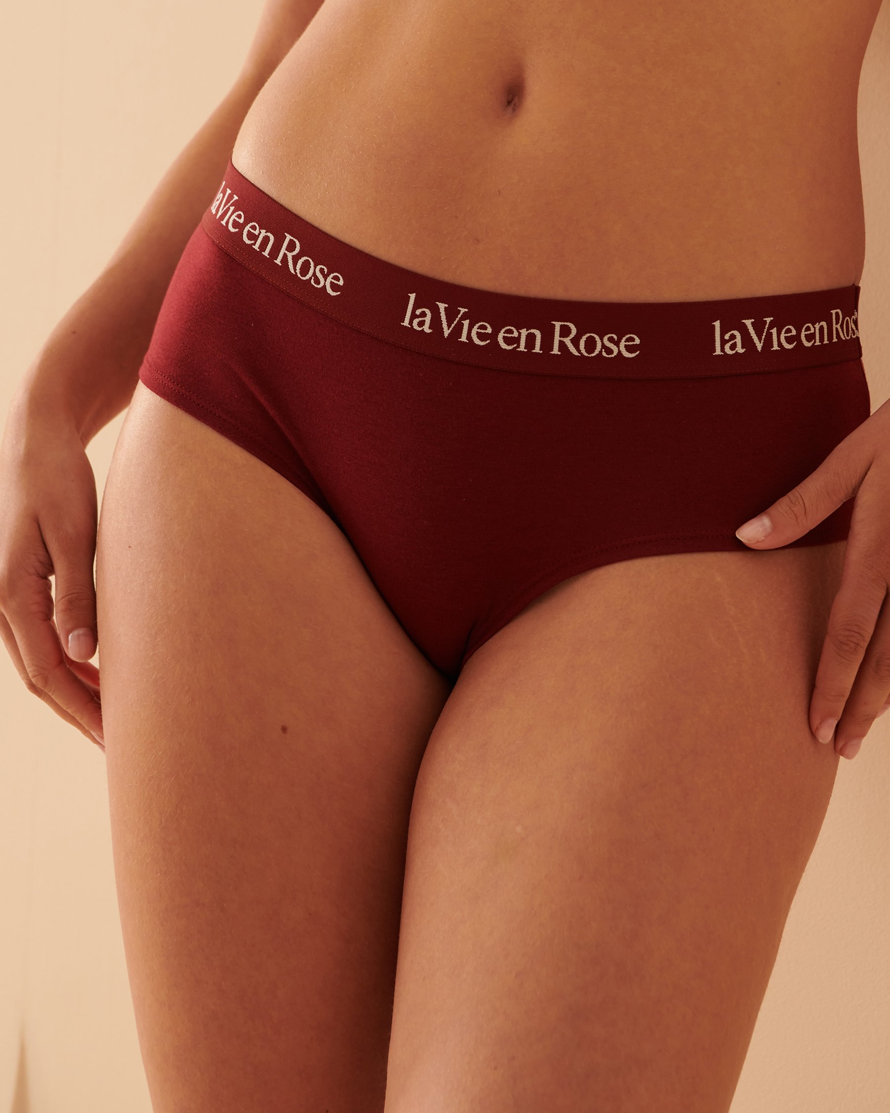LA VIE EN ROSE Cotton and Logo Elastic Band Hiphugger Panty Cabernet 20100351 - View1