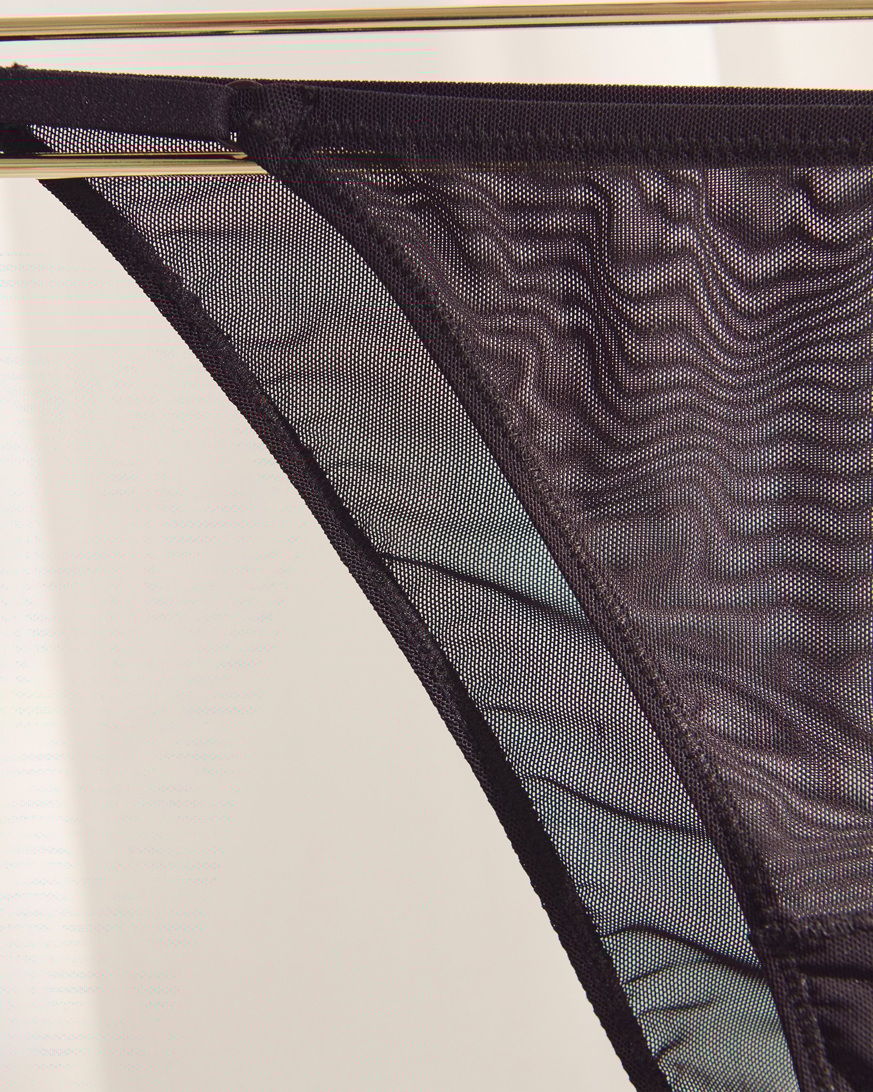 LA VIE EN ROSE Adjustable Mesh Bikini Panty Black 20200353 - View7